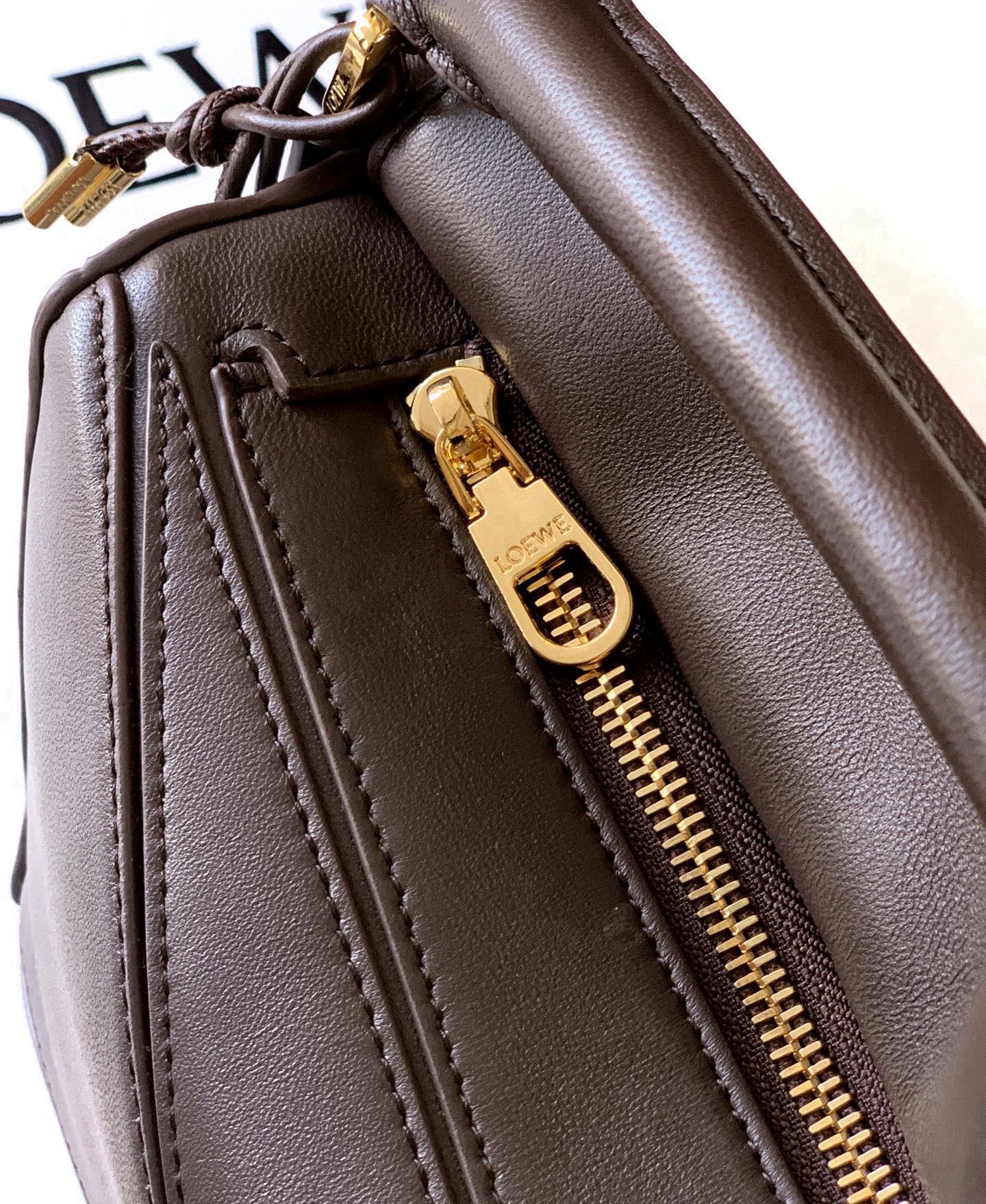 Loewe 2026 Featherlight Puzzle Bag 24cm Brown Nappa Lambskin