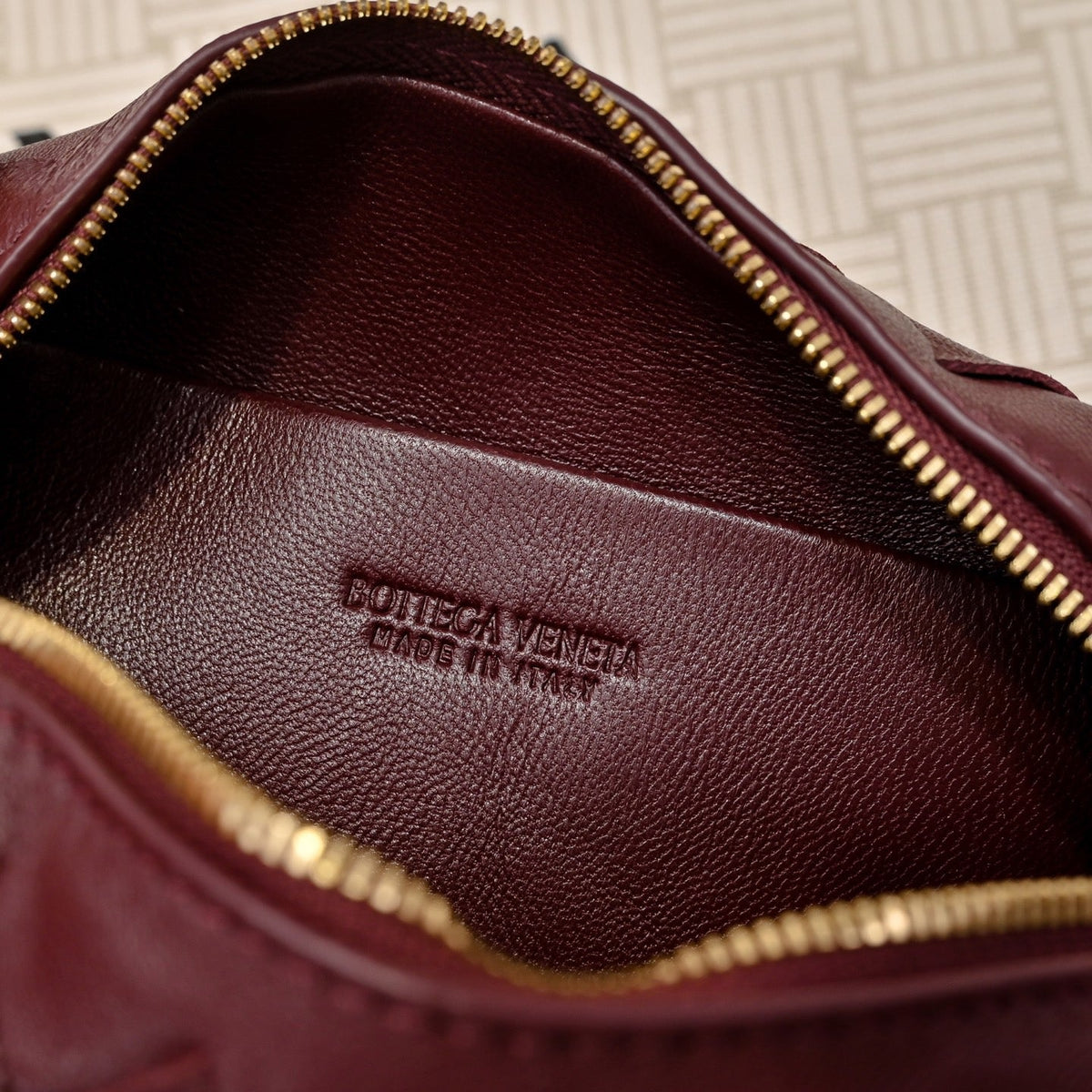 Bottega Veneta 2026 Loop Bag 17cm Burgundy Leather