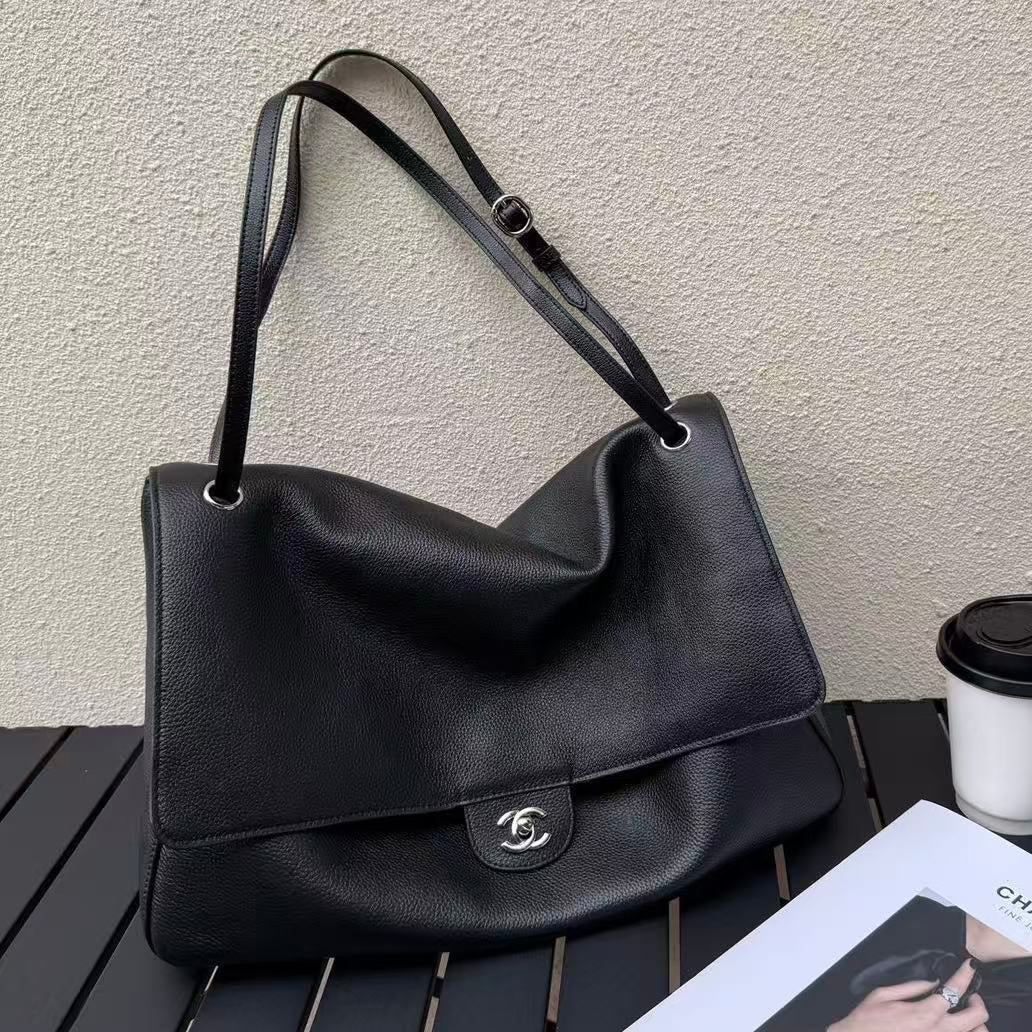 Chanel 2026 Maxi Flap Bag 38.5cm Black Calfskin