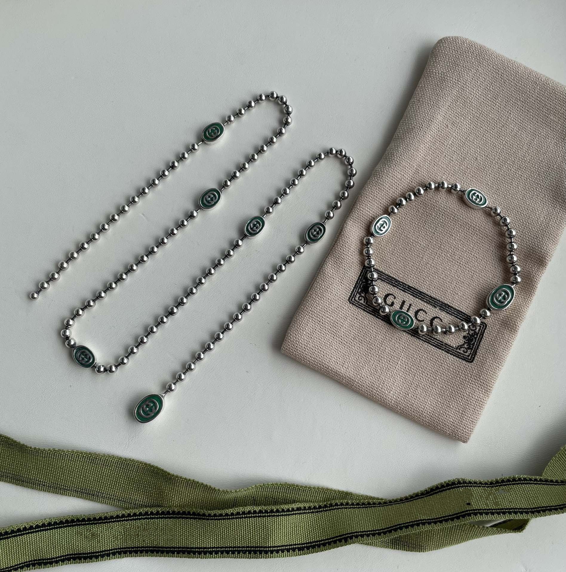 INTERLOCKING G BOULE CHAIN NECKLACE SILVER