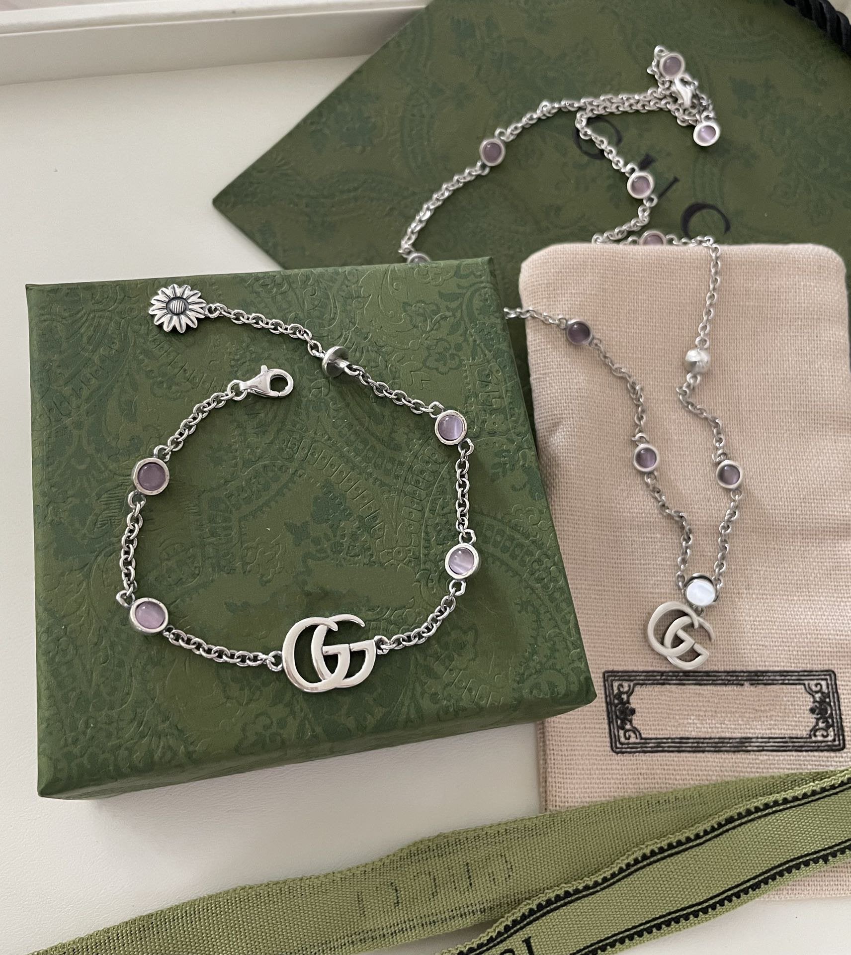 GG DOUBLE G MOTHER-OF-PEARL NECKLACE