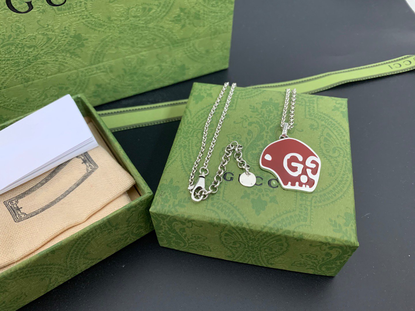 GG SKULL RED ENAMEL NECKLACE