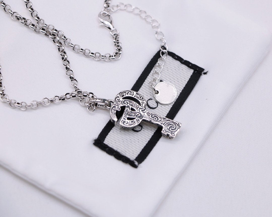 GG SILVER DOUBLE G KEY NECKLACE