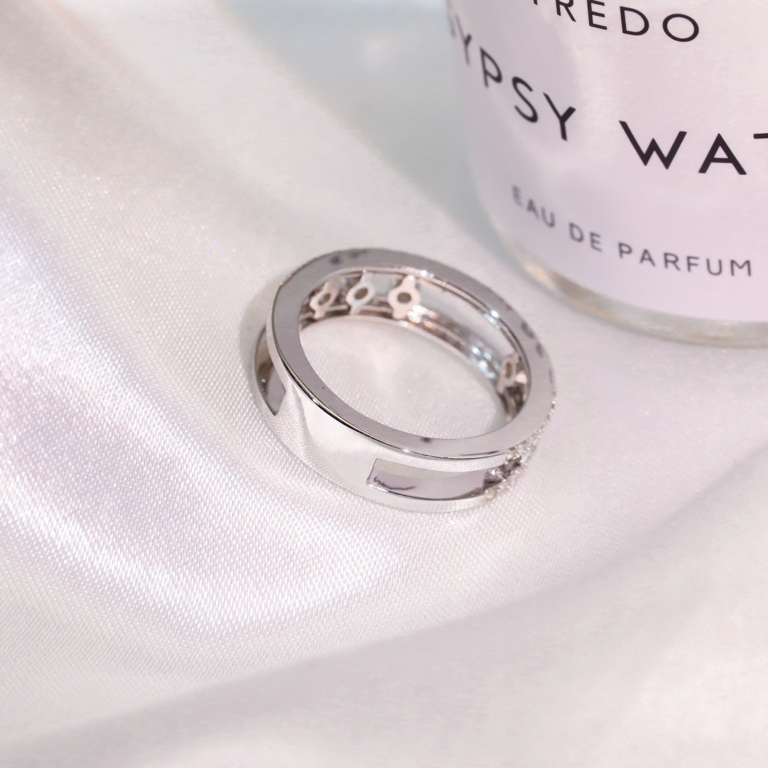 MOVE ROMANE SILVER DIAMOND RING