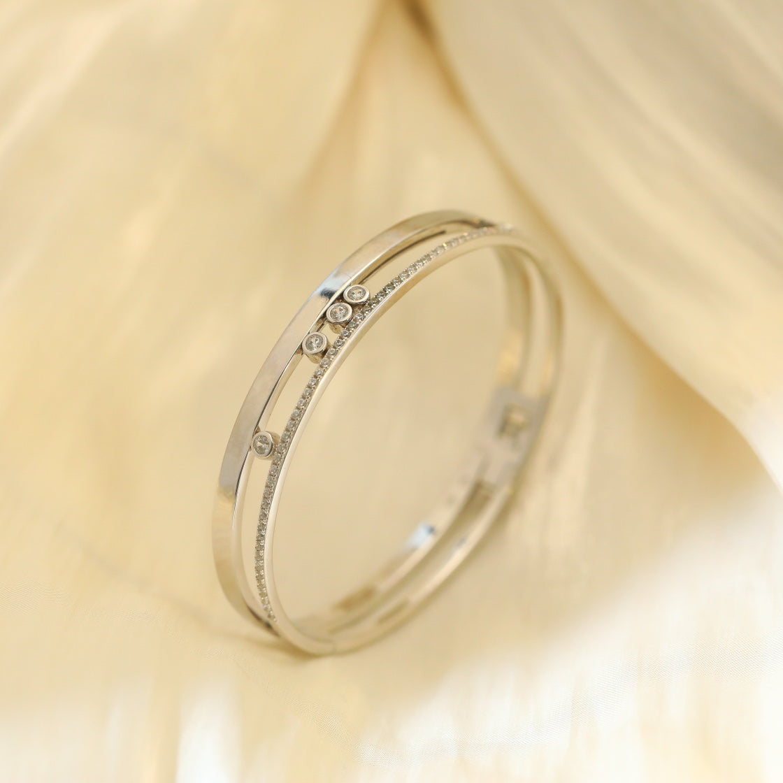 MOVE ROMANE DIAMOND BRACELET