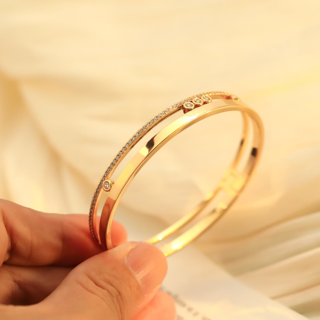 MOVE ROMANE DIAMOND BRACELET