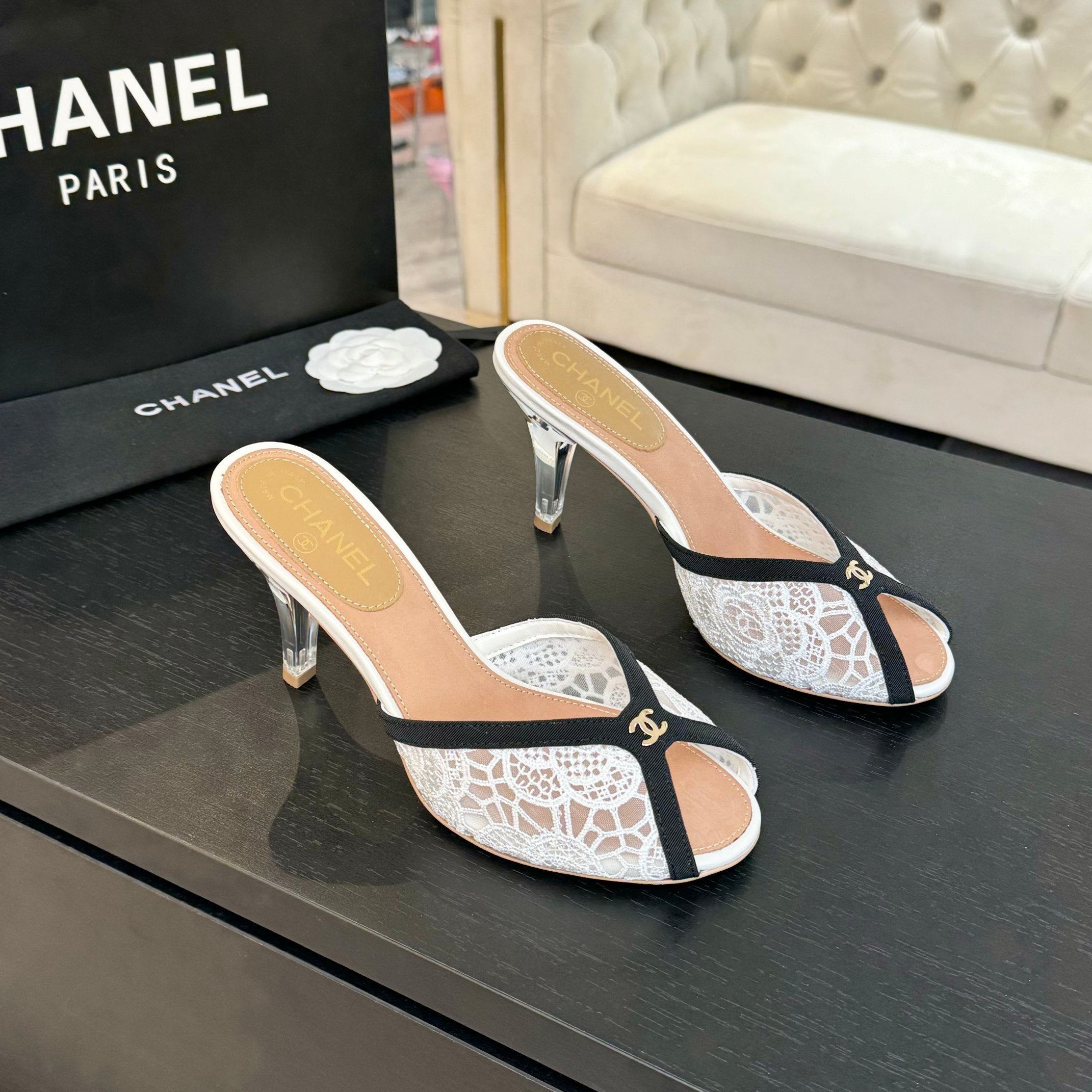 CC 2026 High Heeled Slippers 70 Lace Cowhide 700609