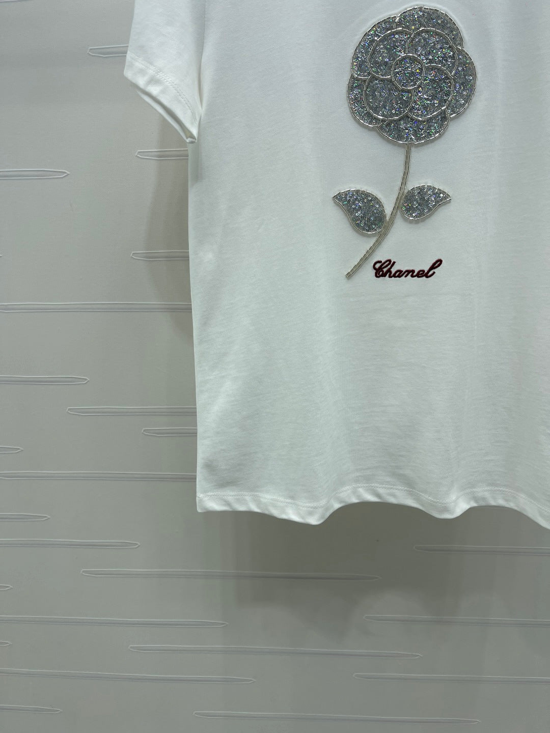 Chanel 2026 Short-sleeved T-shirt With Beaded Camellia 362438