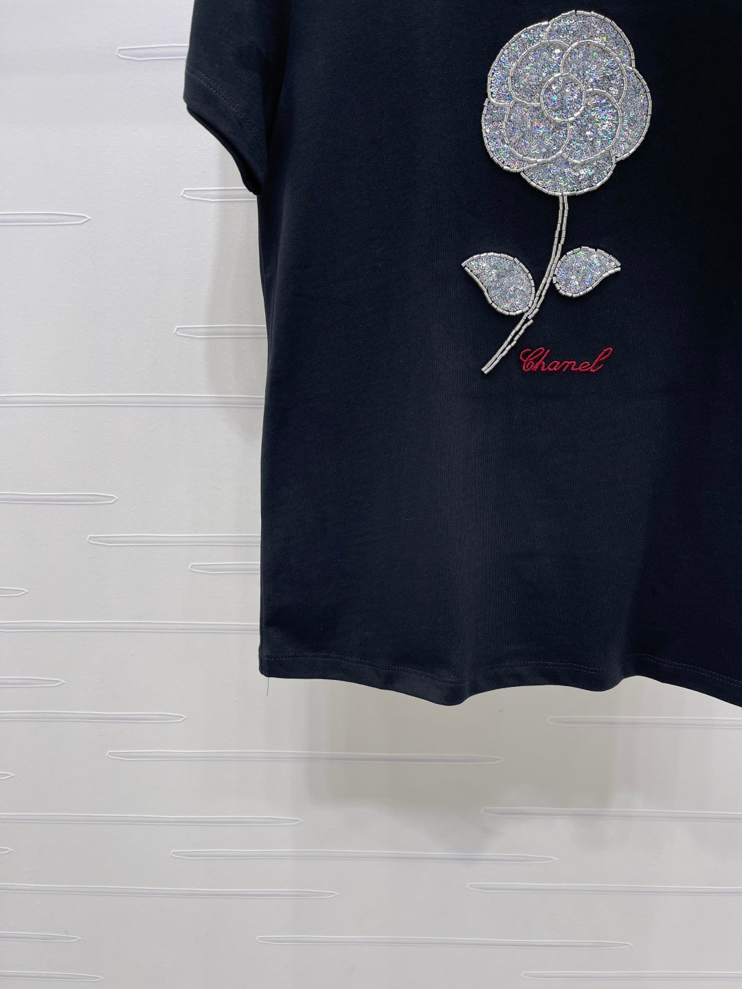 Chanel 2026 Short-sleeved T-shirt With Beaded Camellia 362438