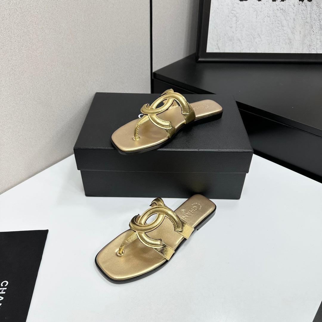 Chanel 2026 Flat Filp-Flops Leather Cowhide 822819