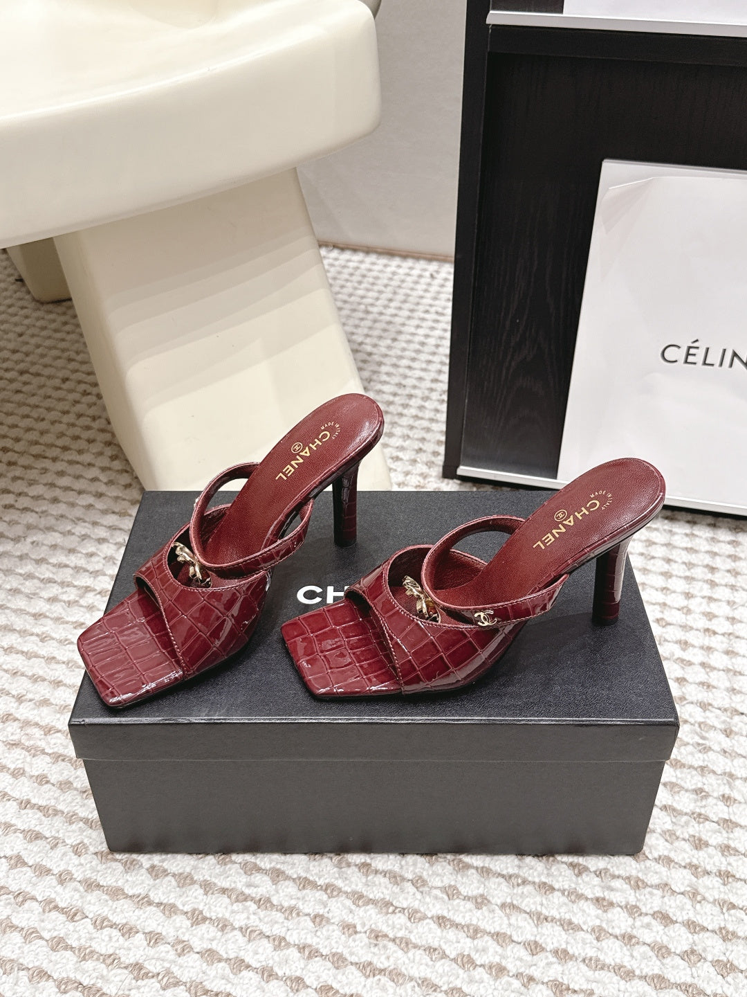 Chanel 2026 High-Heeled Crocodile-Patterned Sandal Leather 930661
