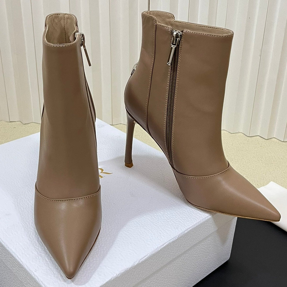 Dior 2026 Pointed Toe Ankle Boots 100mm Cowhide 137124