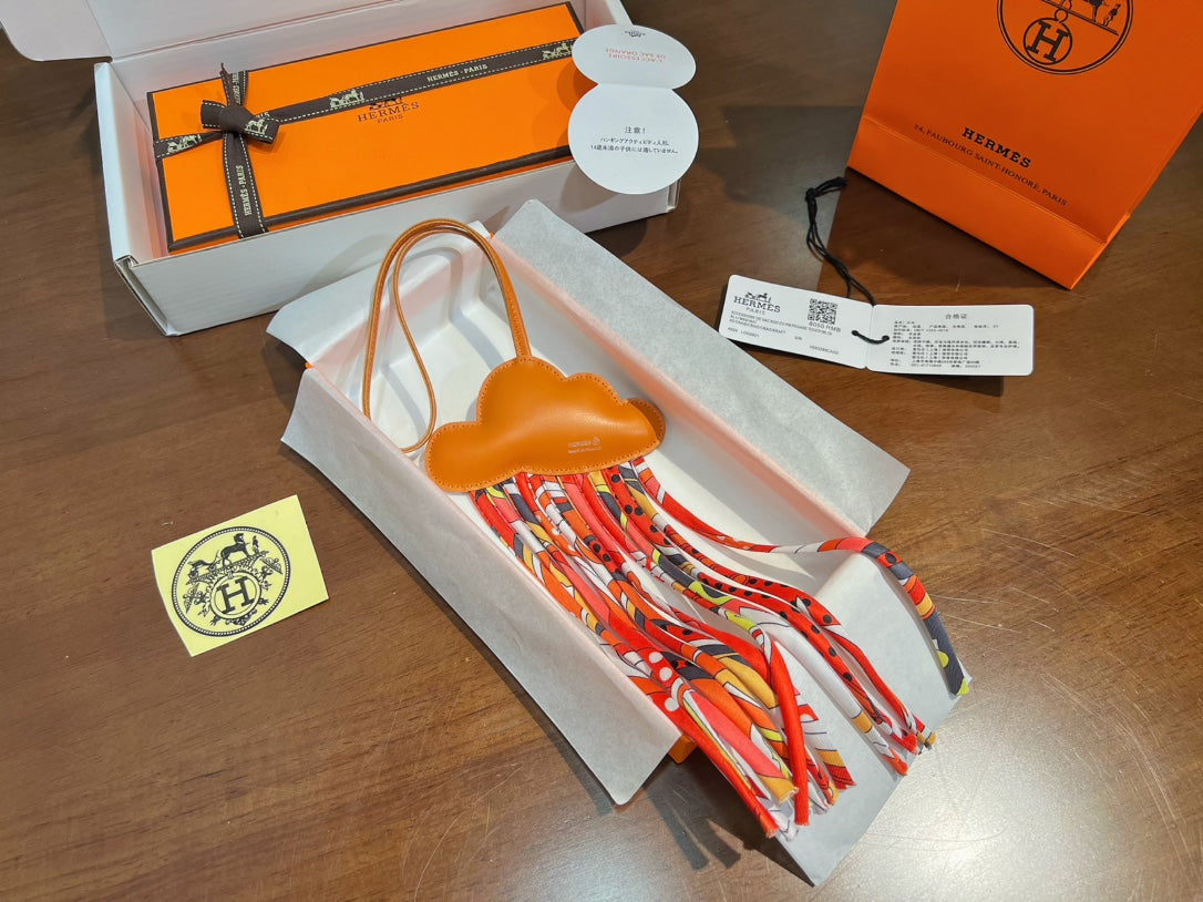 HM Petith Cloud Charm Lambskin Silk