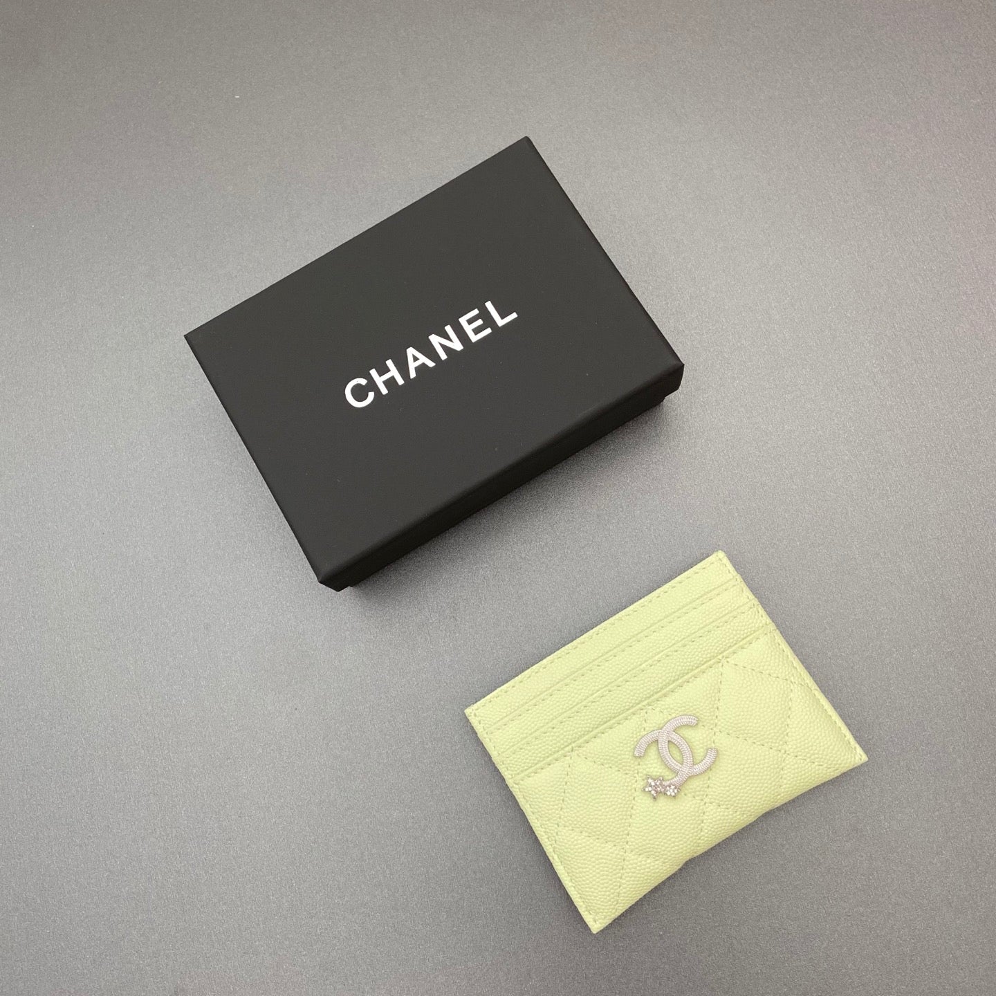 Chanel 25 Card Holder With Star Logo 11cm Grained Calfskin 325086