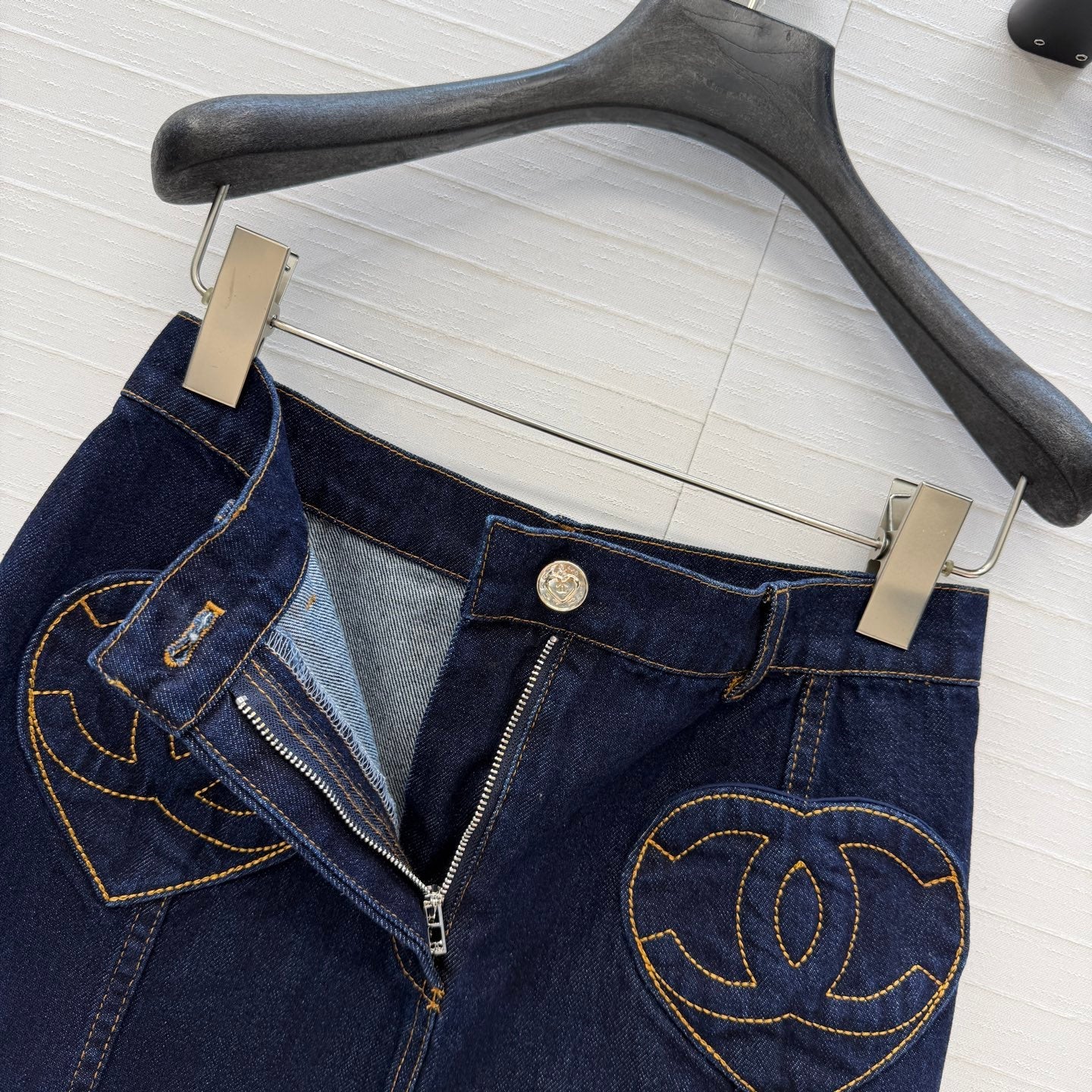Chanel 2026 Elegant Heart-Shaped Double C Pocket Denim Set Blue Cotton 360881