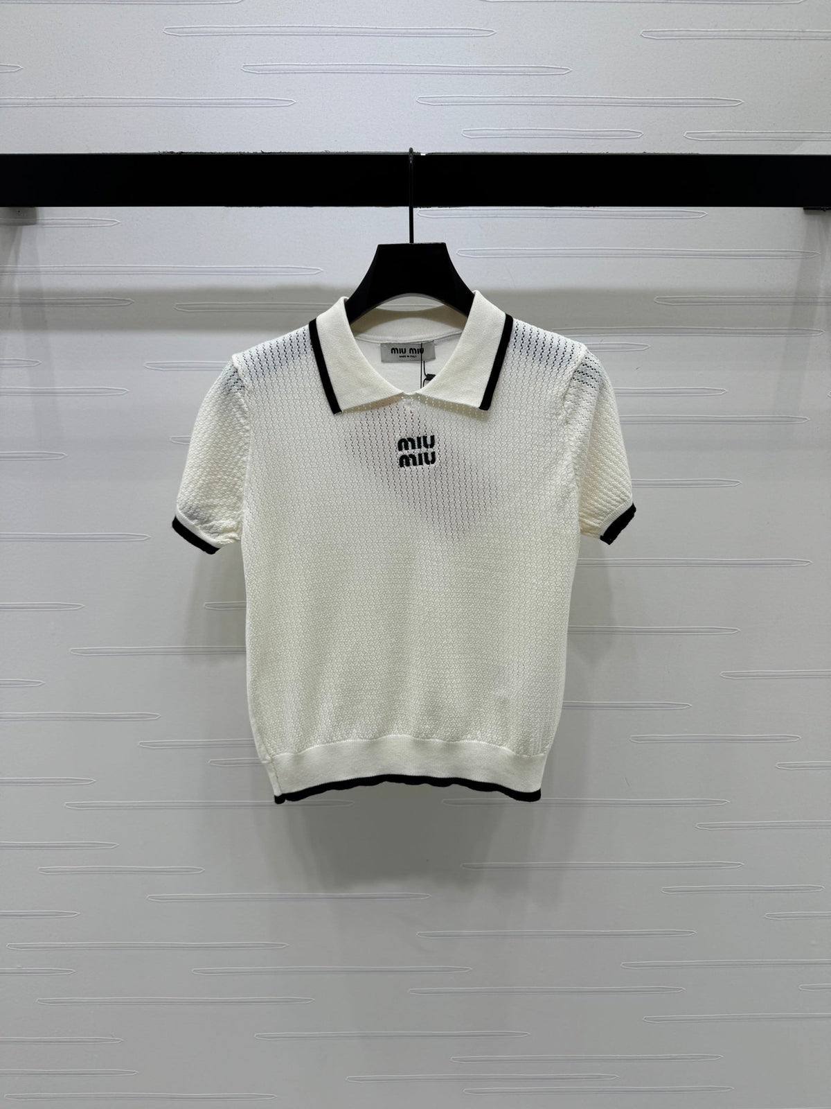 Miumiu 2026 Hollow-out Knitted Collared Short-sleeved Top Wool 385409