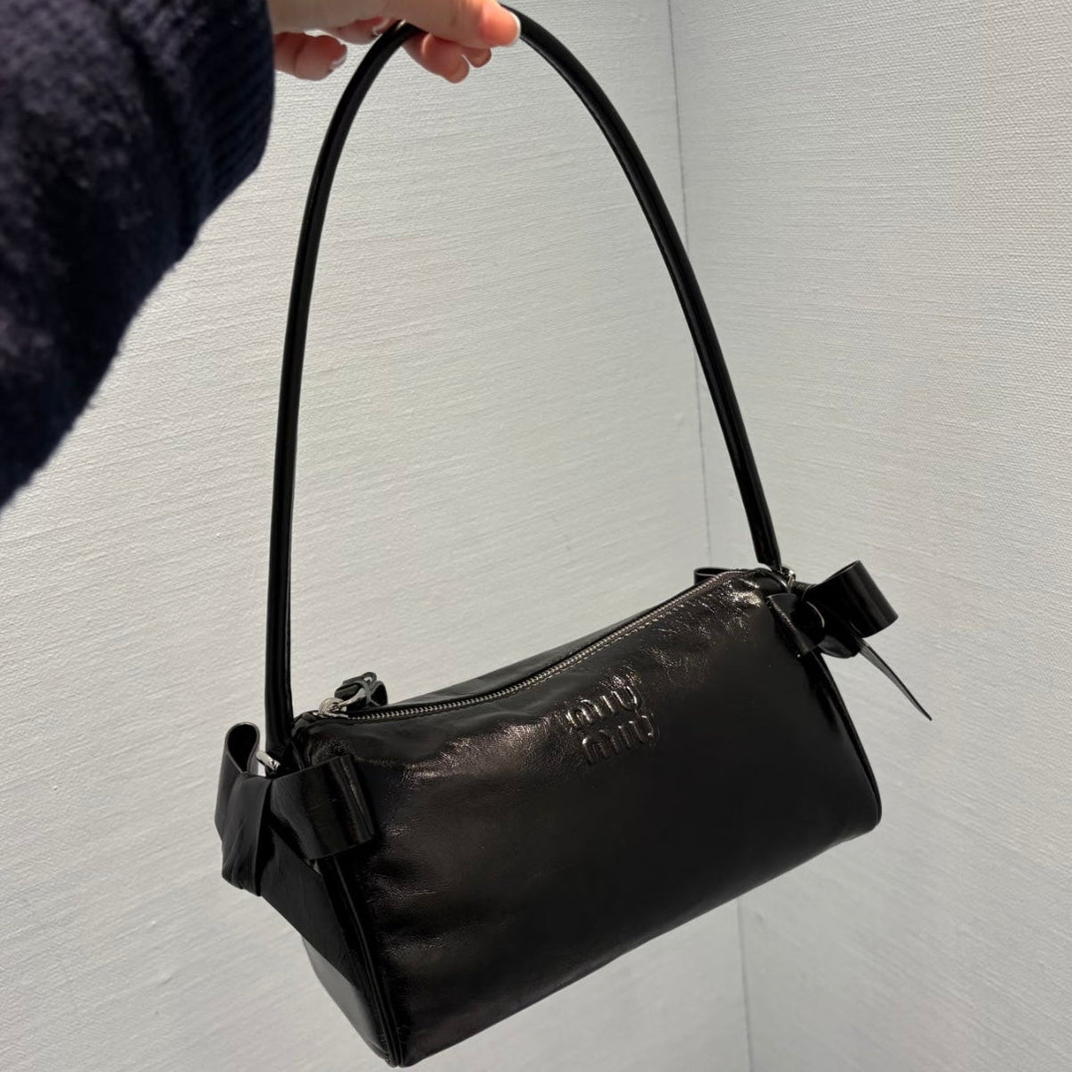 MiuMiu 2026 Shiny Pouch Bow Bag 21cm Black Leather