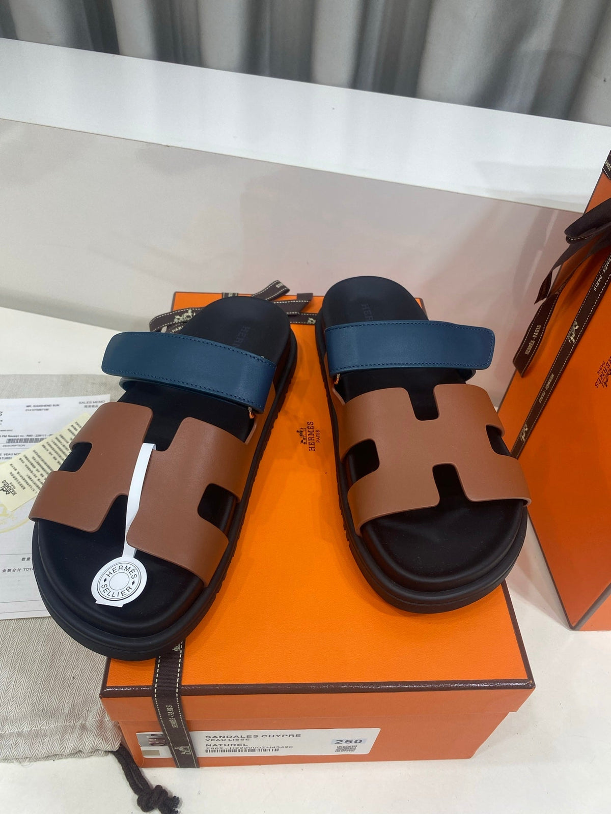 Hermes 2026 Chypre Sandal Two-tone Calfskin 982191