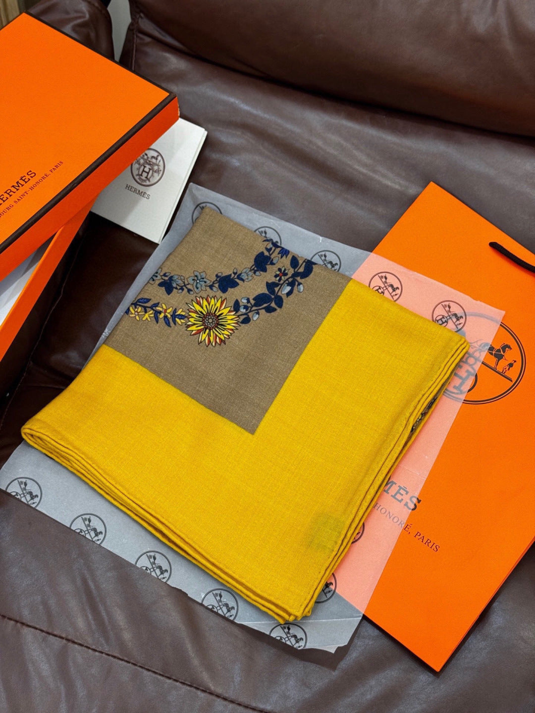 HM 25s Velvet Square Scarf 140cm Yellow Brown Cashmere 976217