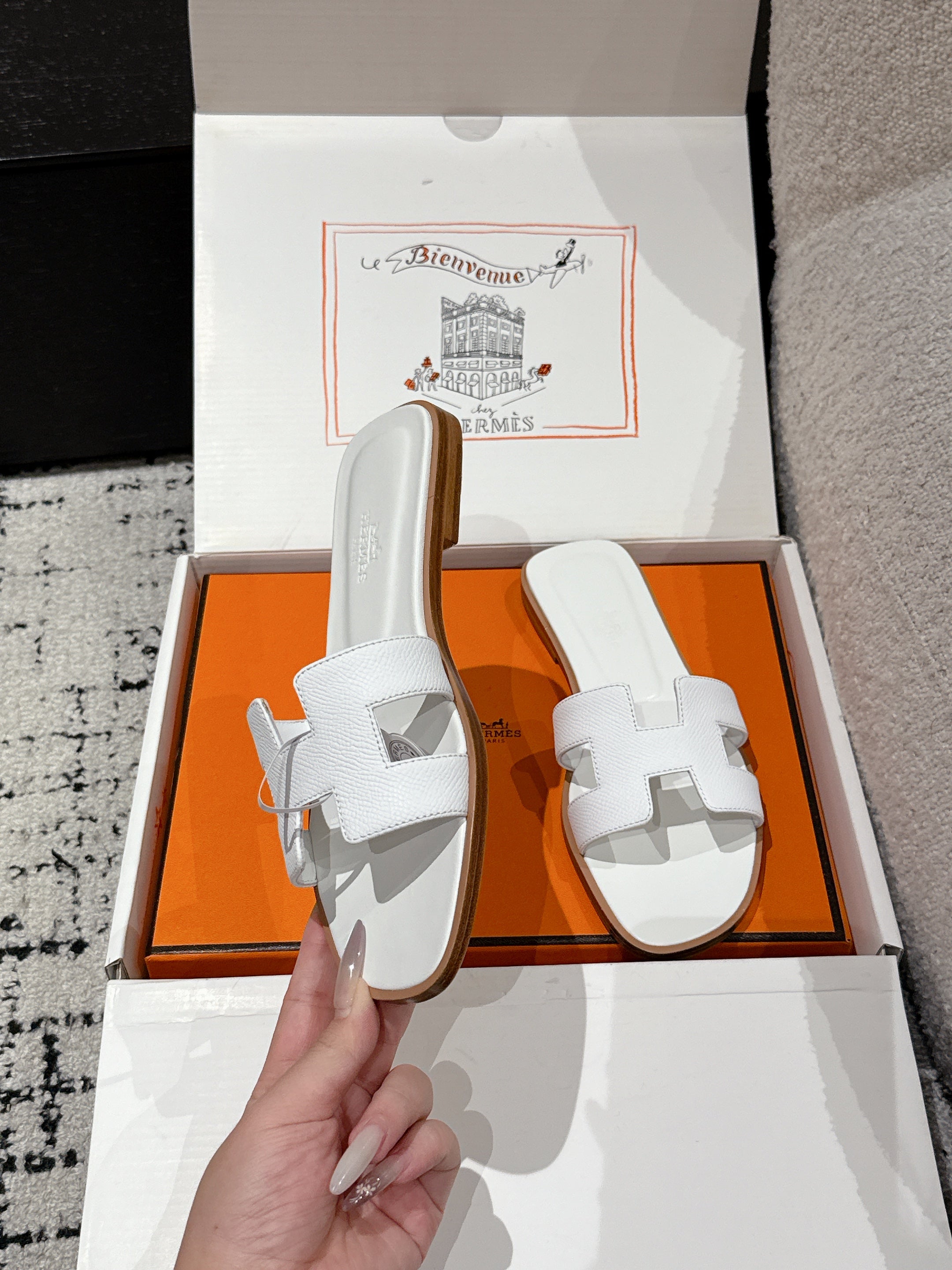 HM 25 Oran Sandal White Epsom
