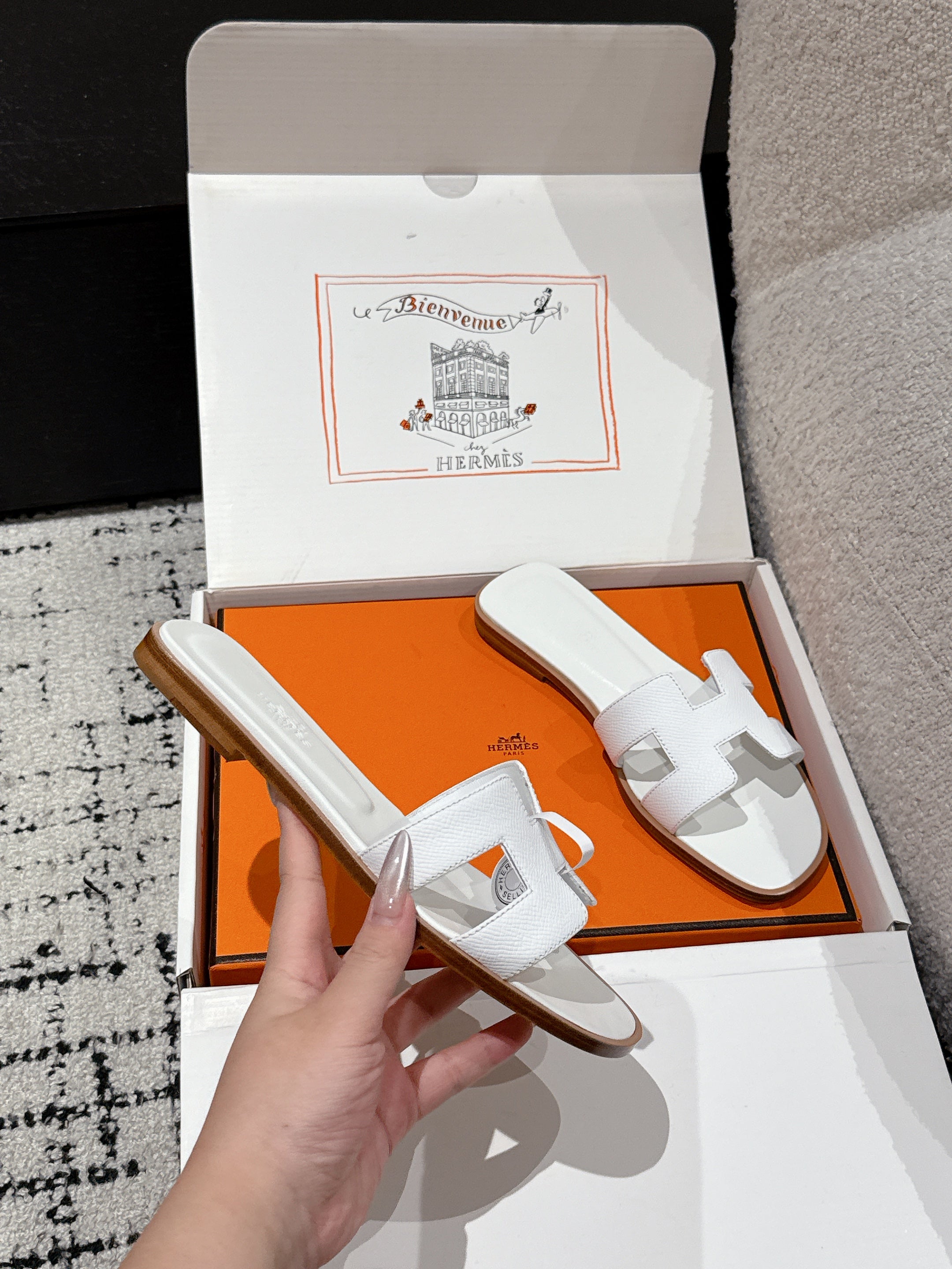 HM 25 Oran Sandal White Epsom