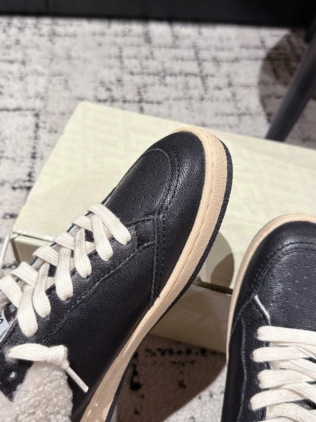 Golden Goose 2025 Star Sabot Shearling-lined Mule Black Beige Cowhide Wool 500586