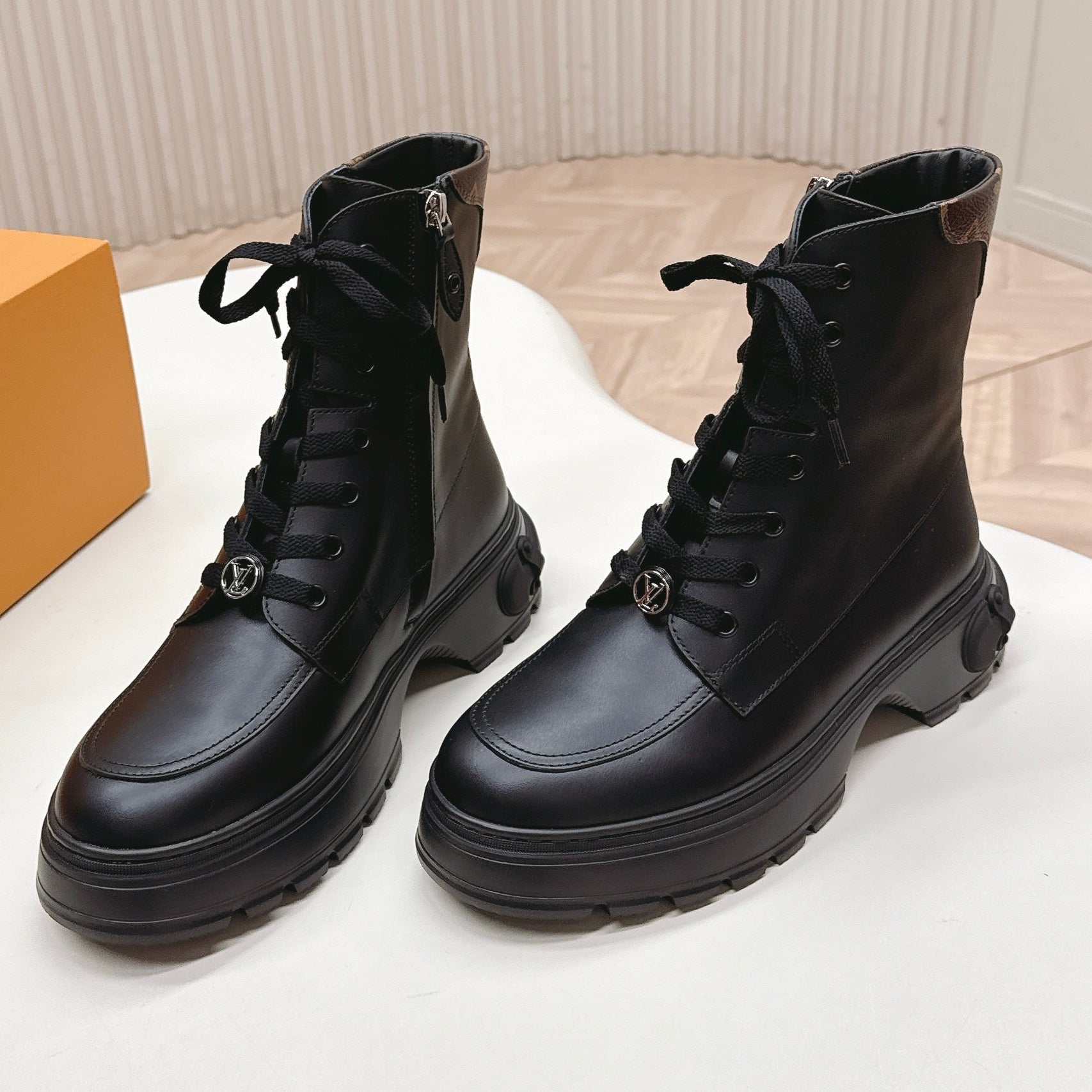 LV 2026 Laureate Platform Desert Boot Black Calfskin 595451