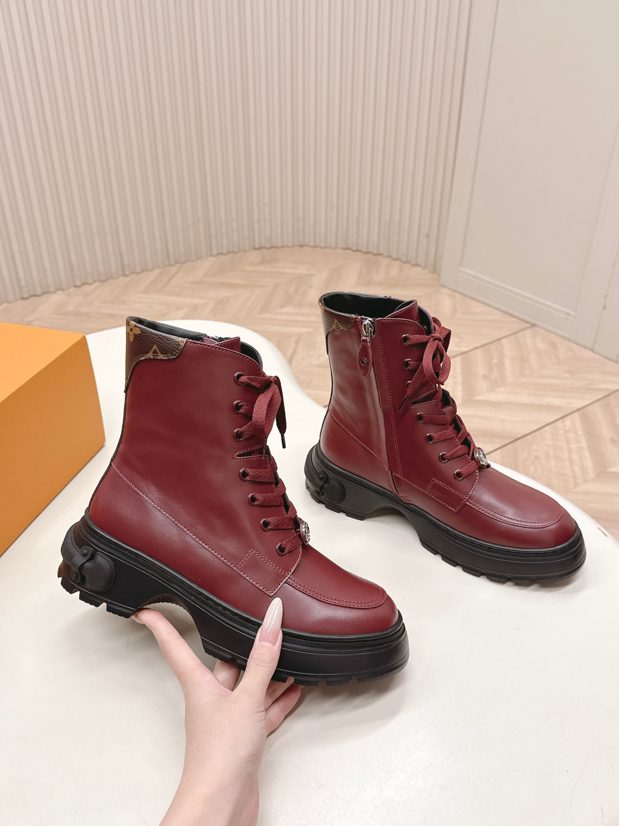 LV 2026 Laureate Platform Desert Boot Burgundy Calfskin 595452