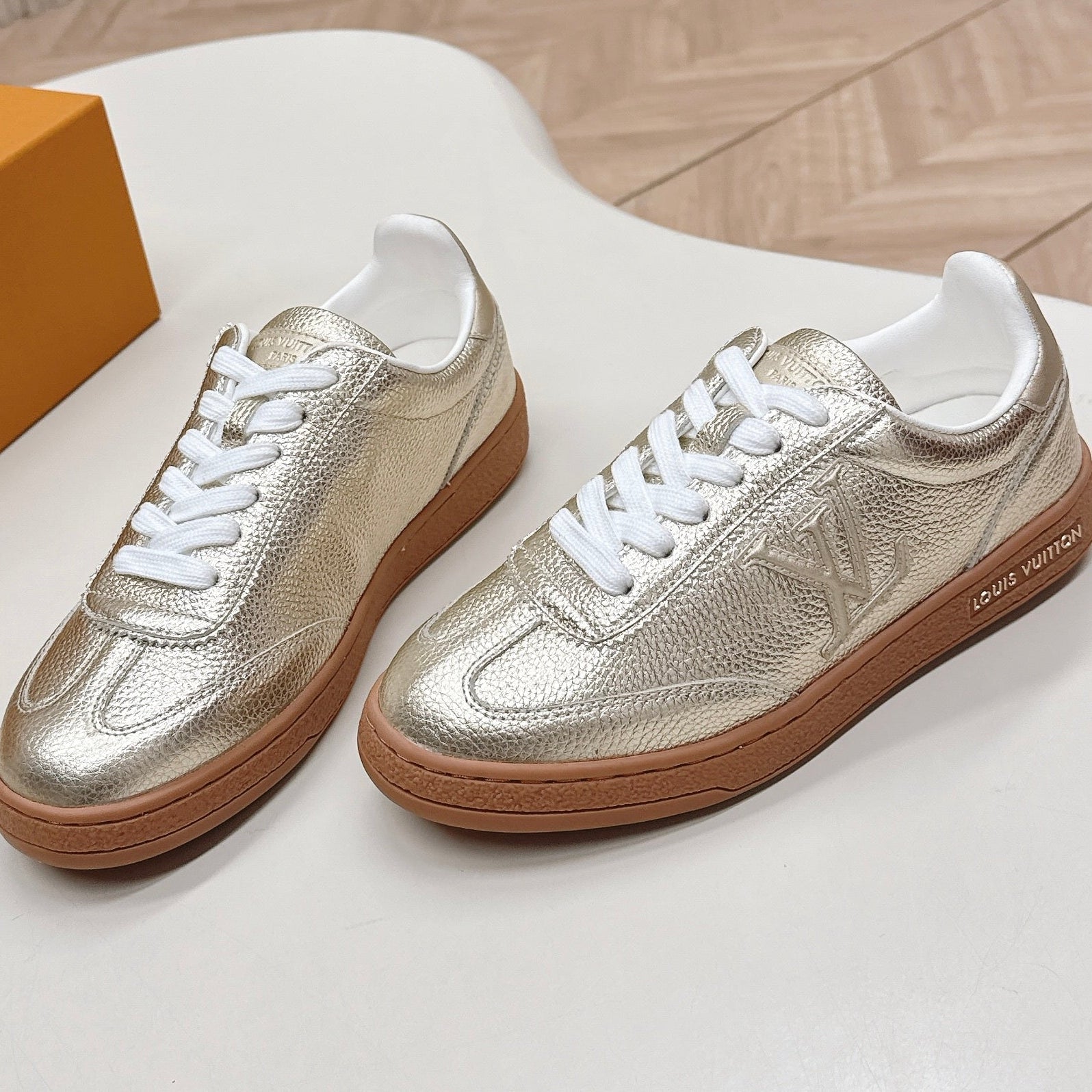 LV 2026 Frontrow Sneaker Light Gold Cowhide 595445