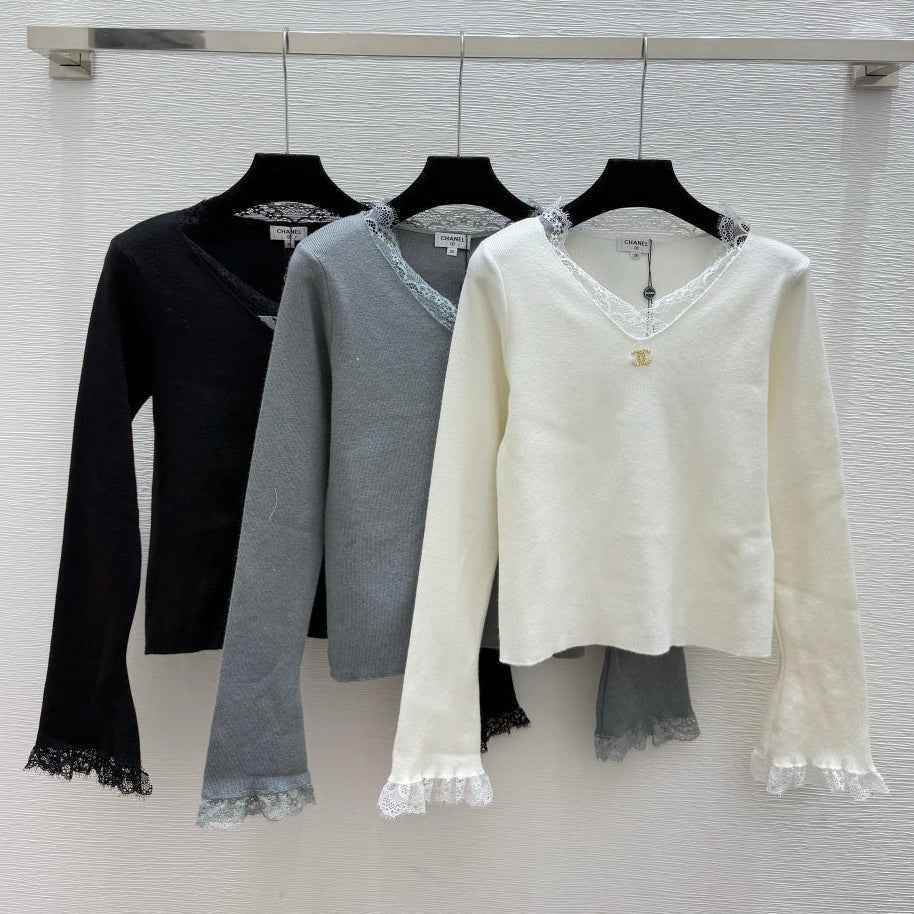 CC 26 Long-sleeved Top With Lace Neckline and Cuffs Wool 652456