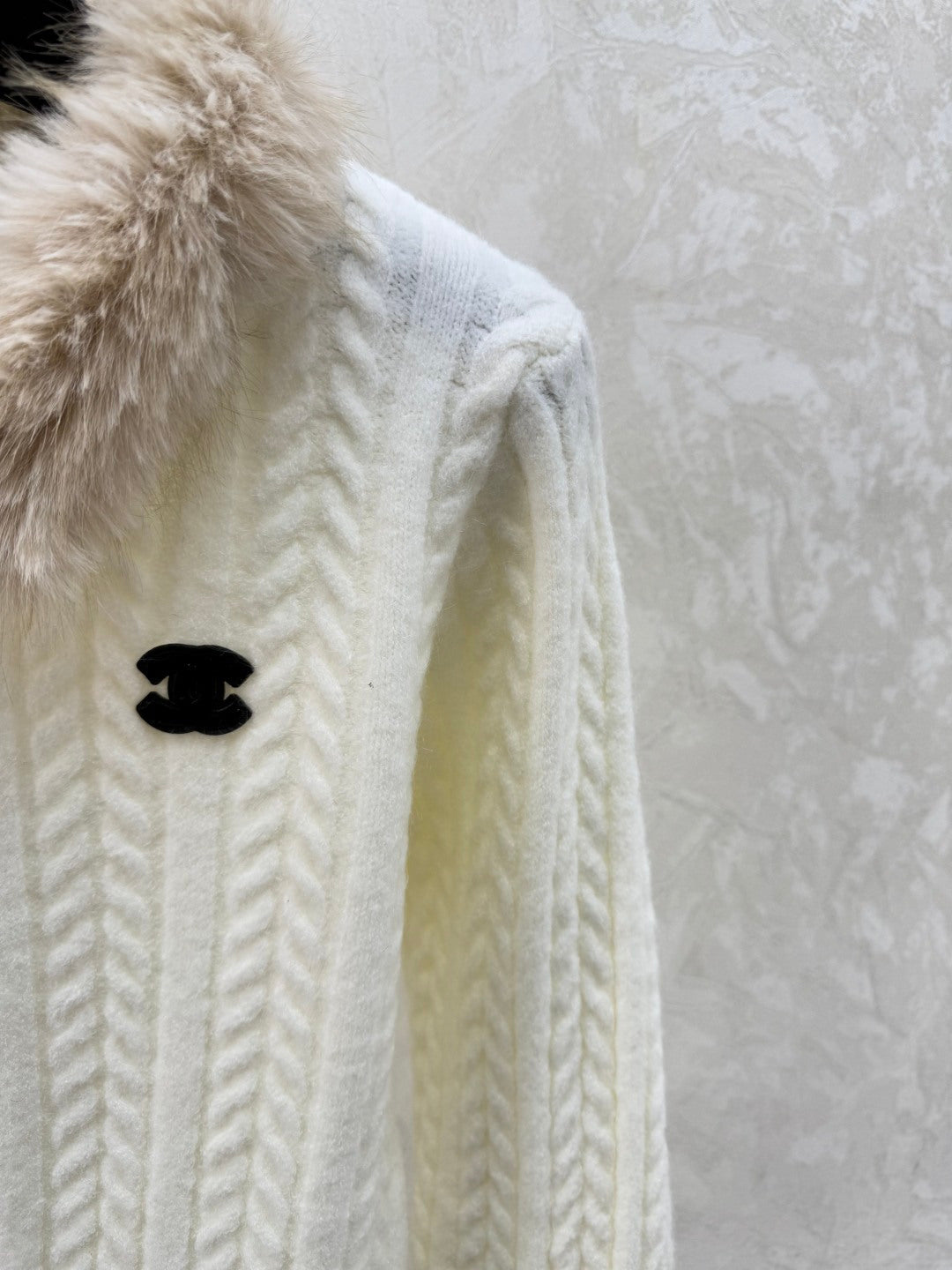 Chanel 2025 Hooded Feather-Embellished Knitted Long-Sleeve Cardigan Wool 716356