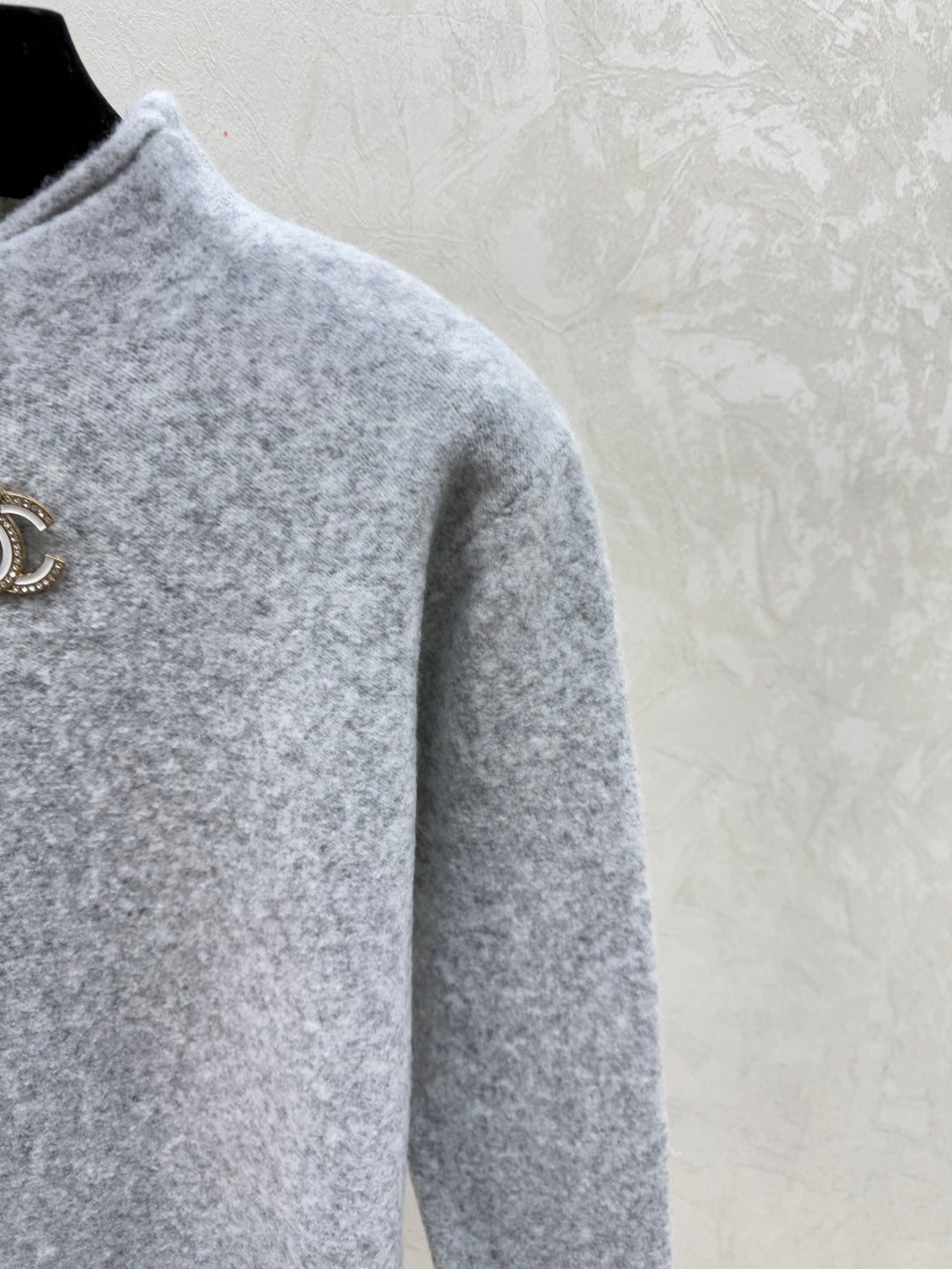 Chanel 2025 Knitted High Neck Long-Sleeved Sweater Wool Cashmere 734803