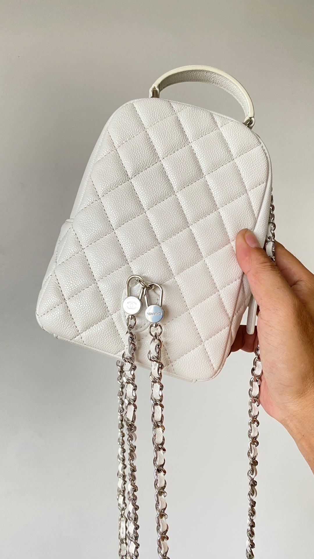 Chanel 25 Backpack 18cm White Caviar Leather