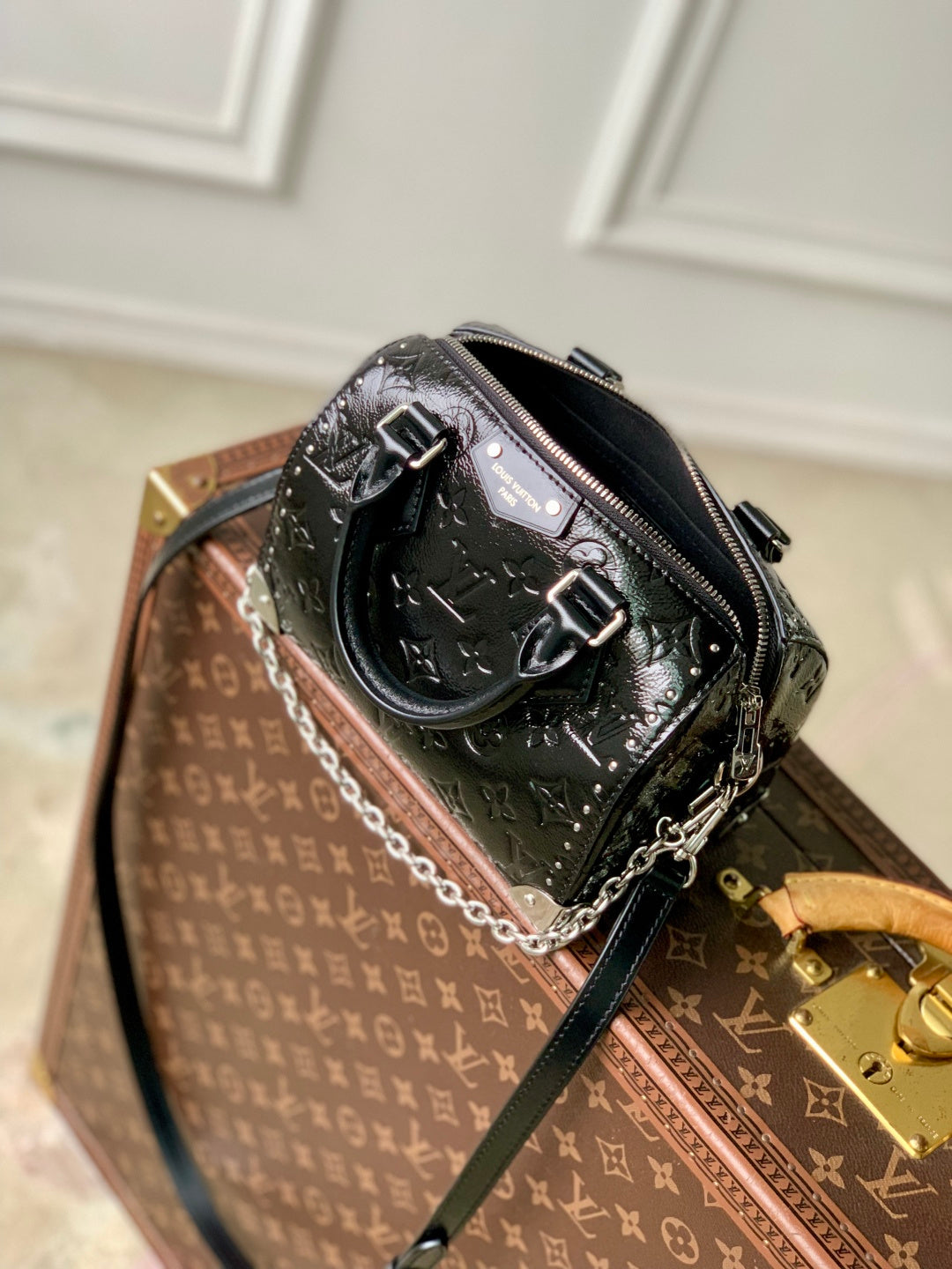 LV 2025 Speedy Trunk 20 Bag Black Silver Patent Leather 347370