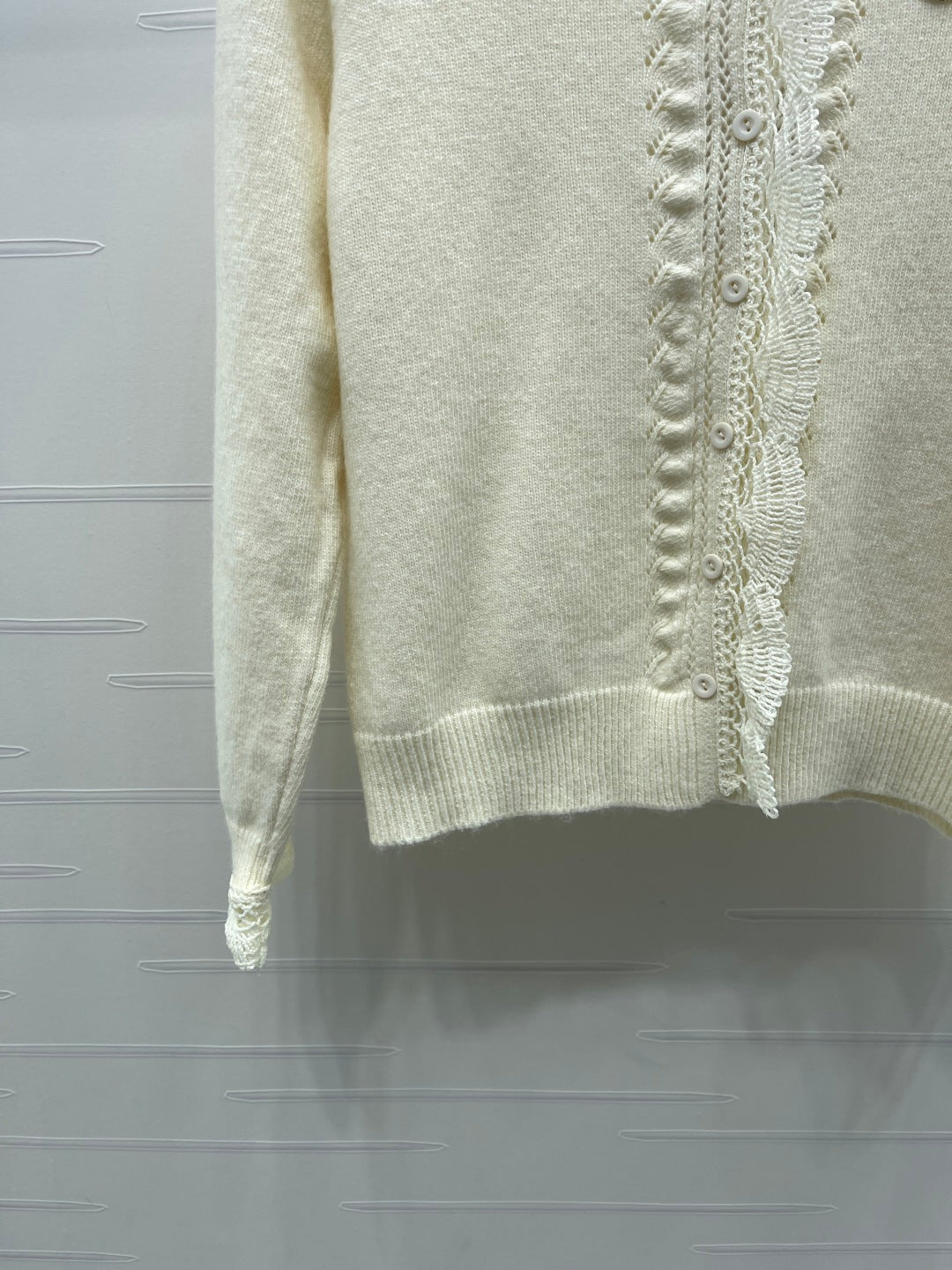 CC 26  Lace-Trimmed Knit Cardigan Cream Wool 340798