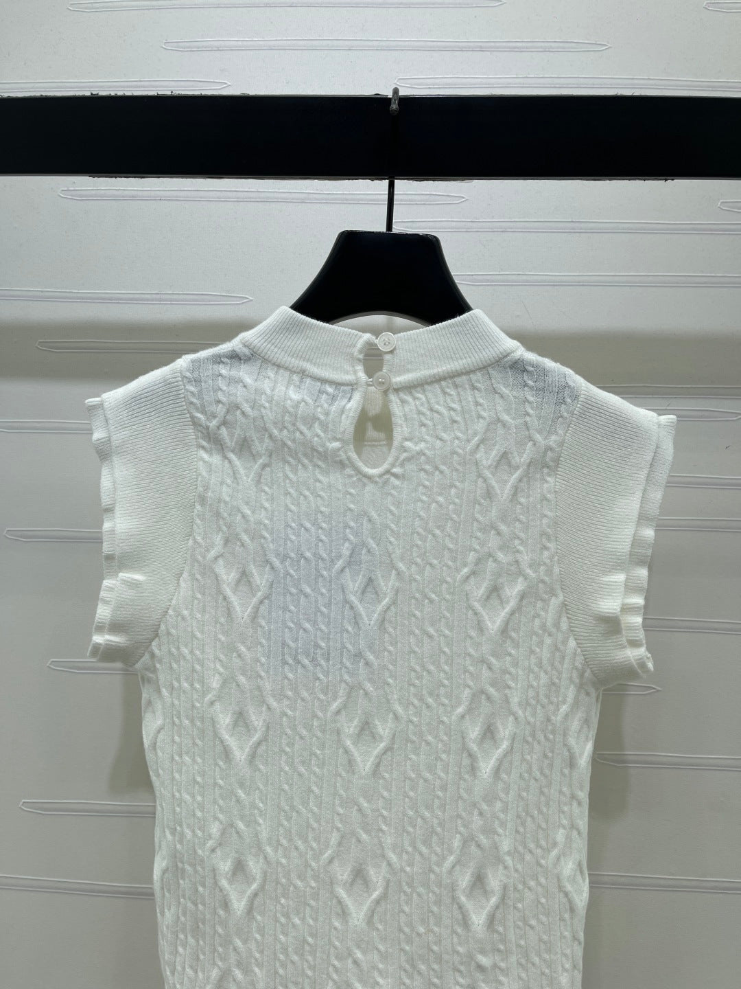 Chanel 2026 Crew Neck Cable Knit Vest Cotton 677762
