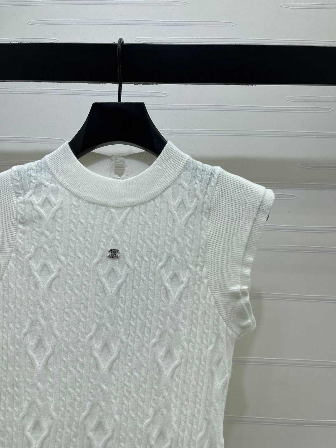 Chanel 2026 Crew Neck Cable Knit Vest Cotton 677762