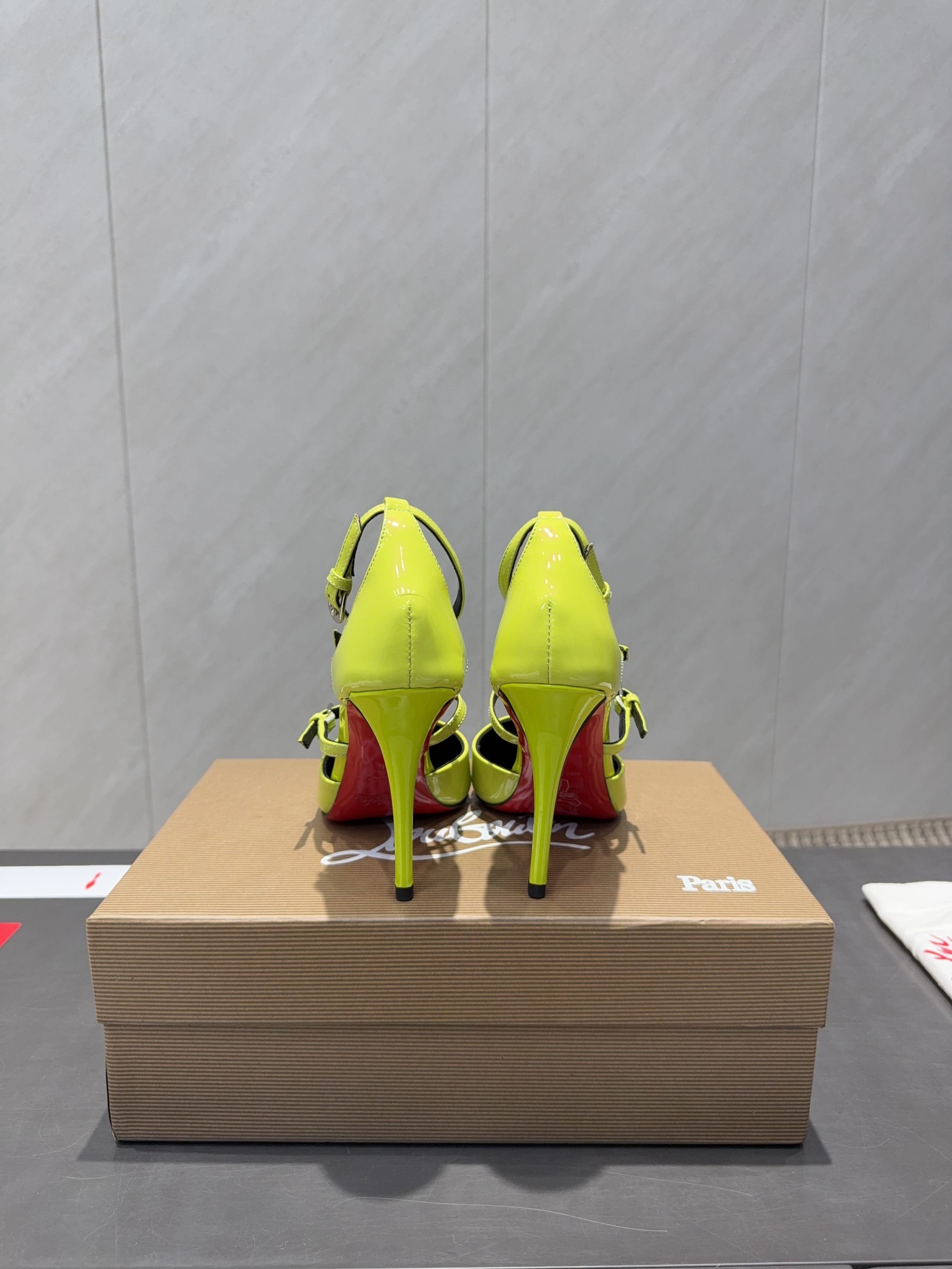 CL 26SS High Heel Pump 100 Neon Yellow Patent Leather 613874