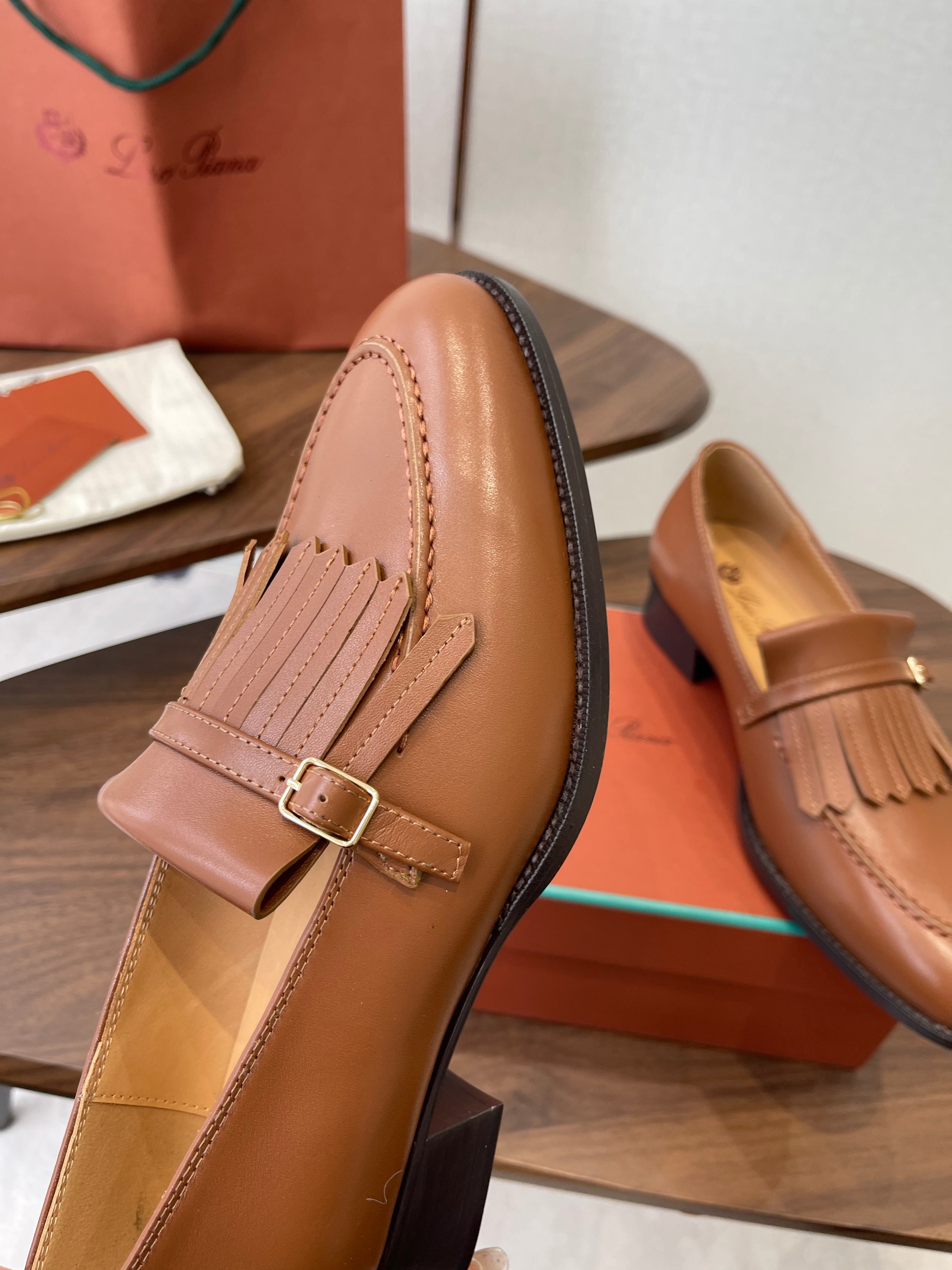 LP 26SS Loafers Brown Lambskin 579619