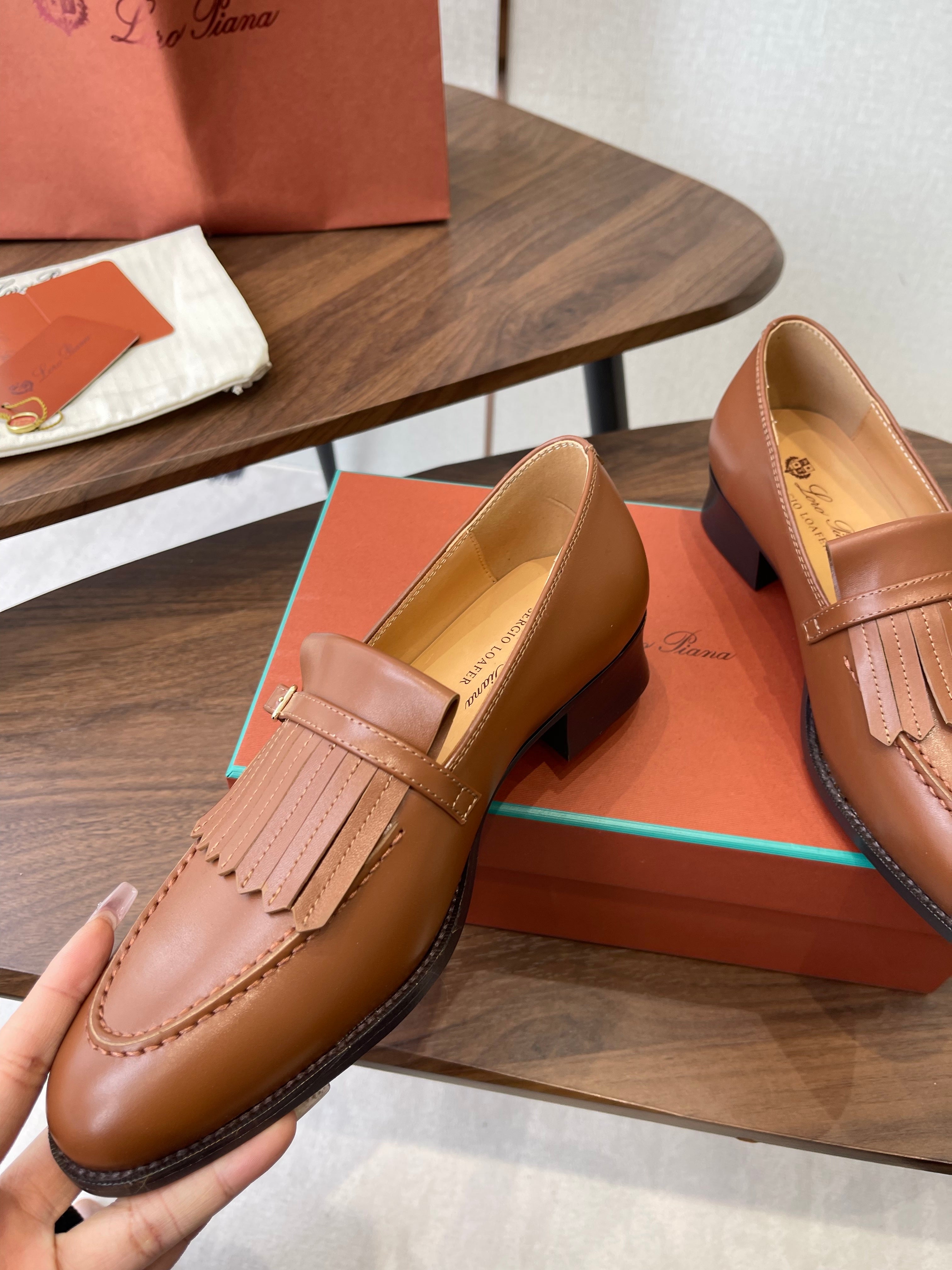 LP 26SS Loafers Brown Lambskin 579619