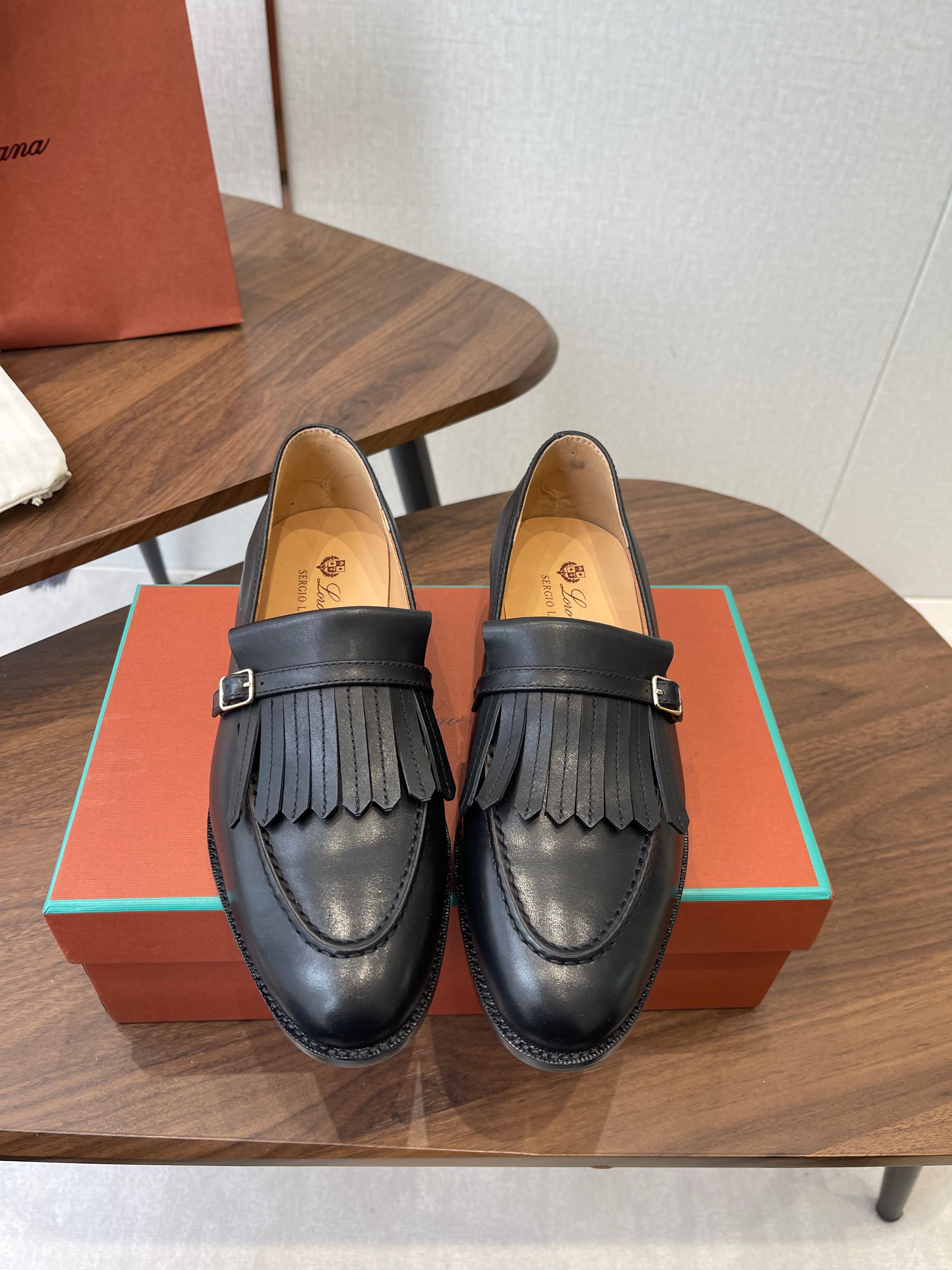 LP 26SS Loafers Black Lambskin 579621