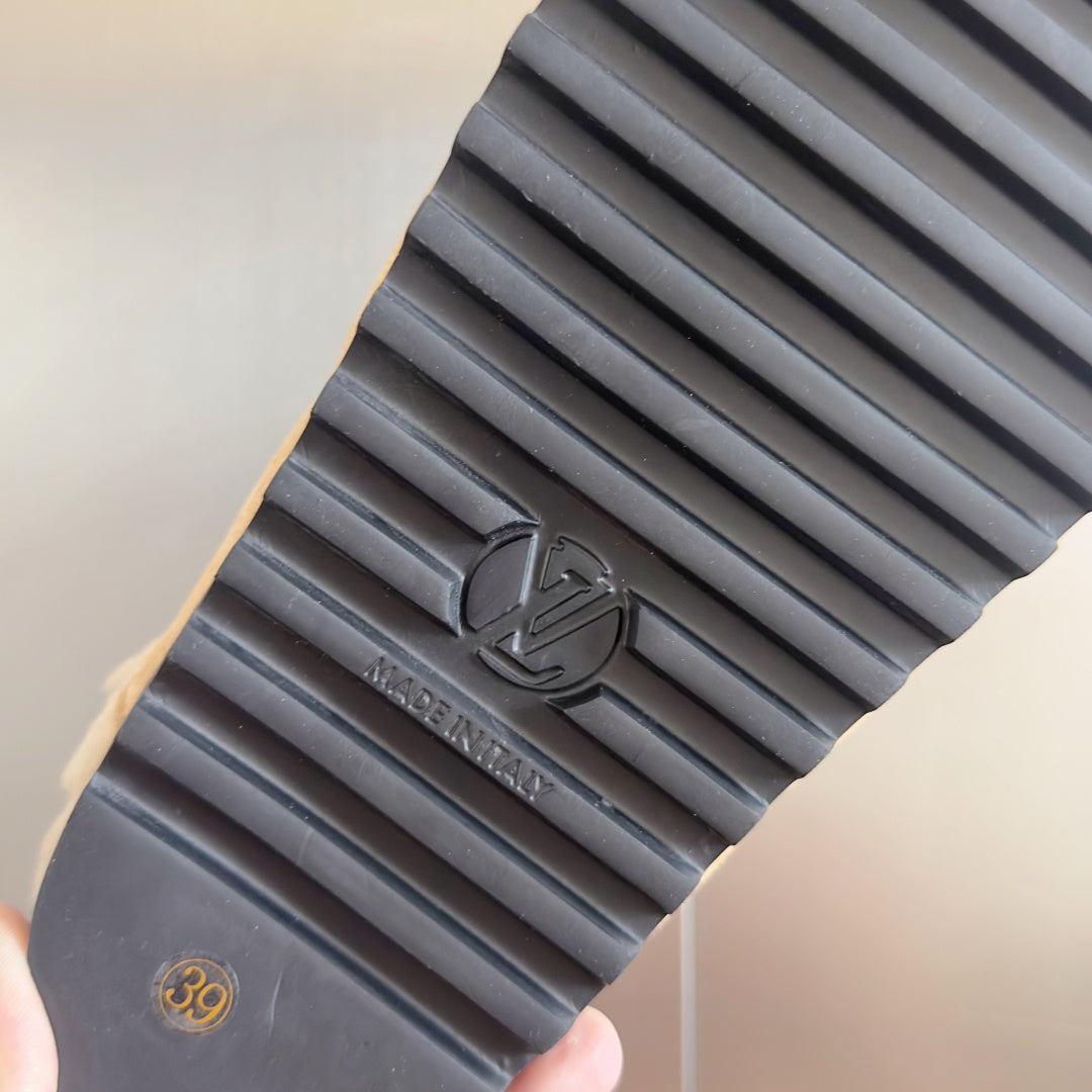 LV 25 Birkenstock Platform Slippers Light Beige Suede Wool 576218