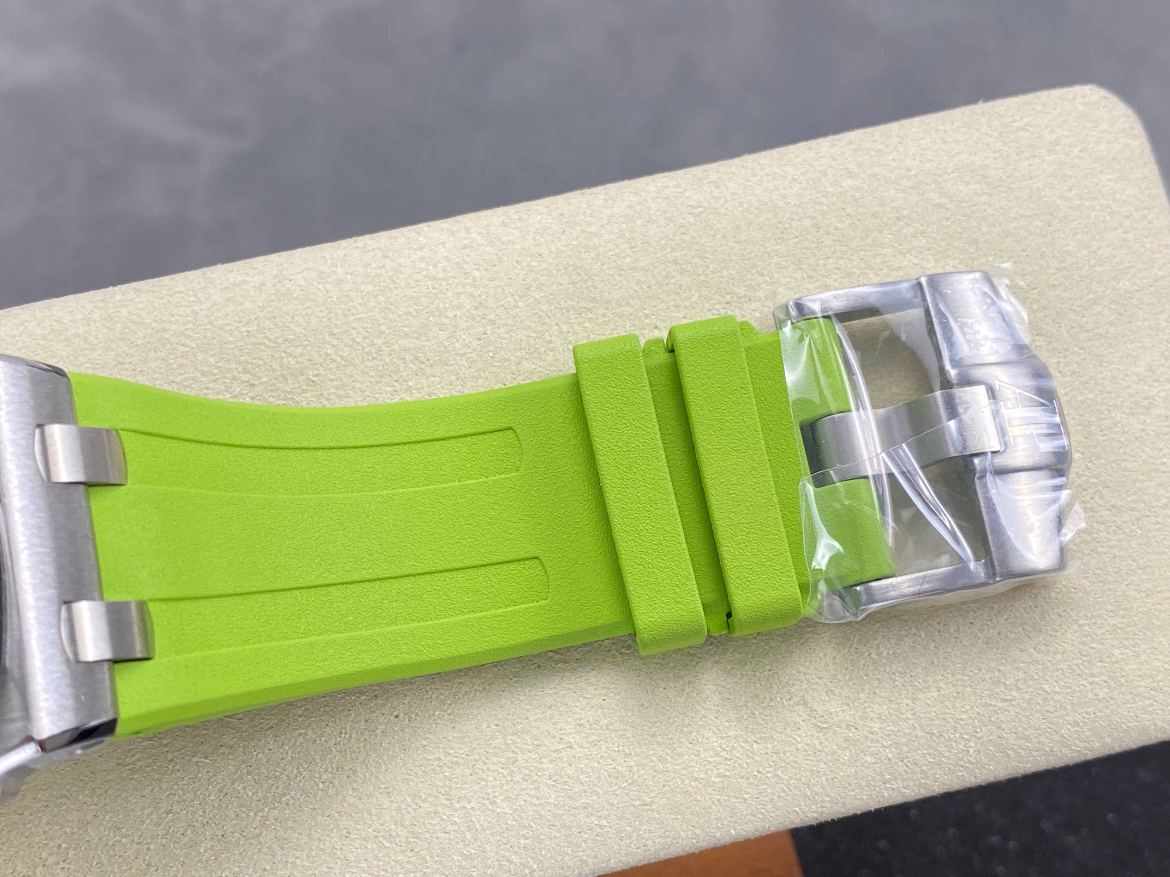 Audemars Piguet Royal Oak Offshore Diver 42mm Green Dial