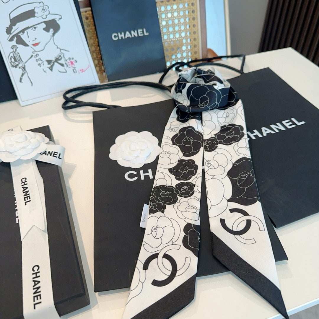 CC  Twilly Mini Scarf 120cm White  Black Mulberry Silk 953291