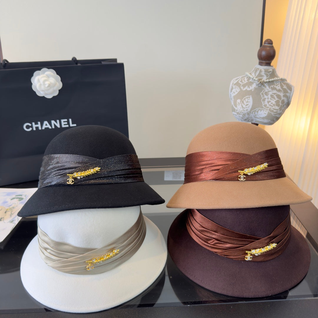 Chanel Felt Hat With Brooch 477662
