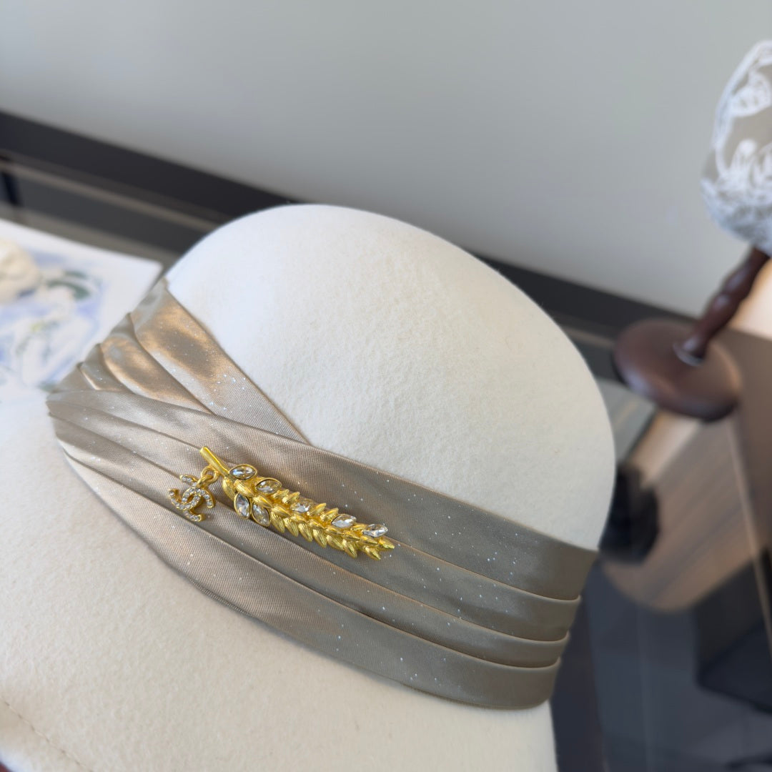 Chanel Felt Hat With Brooch 477662