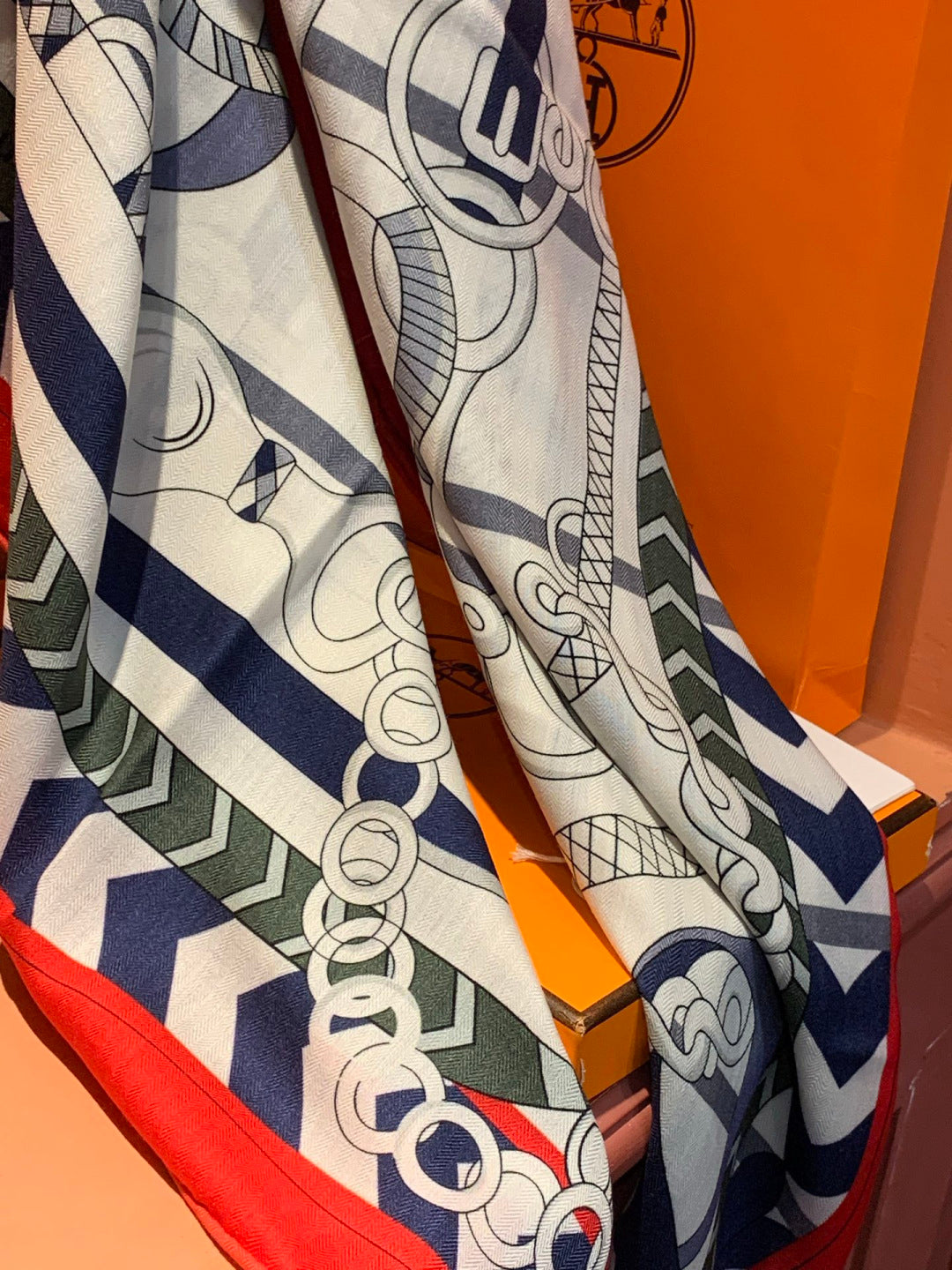 HM 25s Horse Reversible Scarf 140cm White Red Black Cashmere Silk 967387