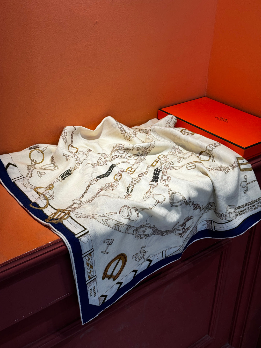 HM 25s Horse Reversible Scarf 140cm Beige Blue Cashmere Silk 967391