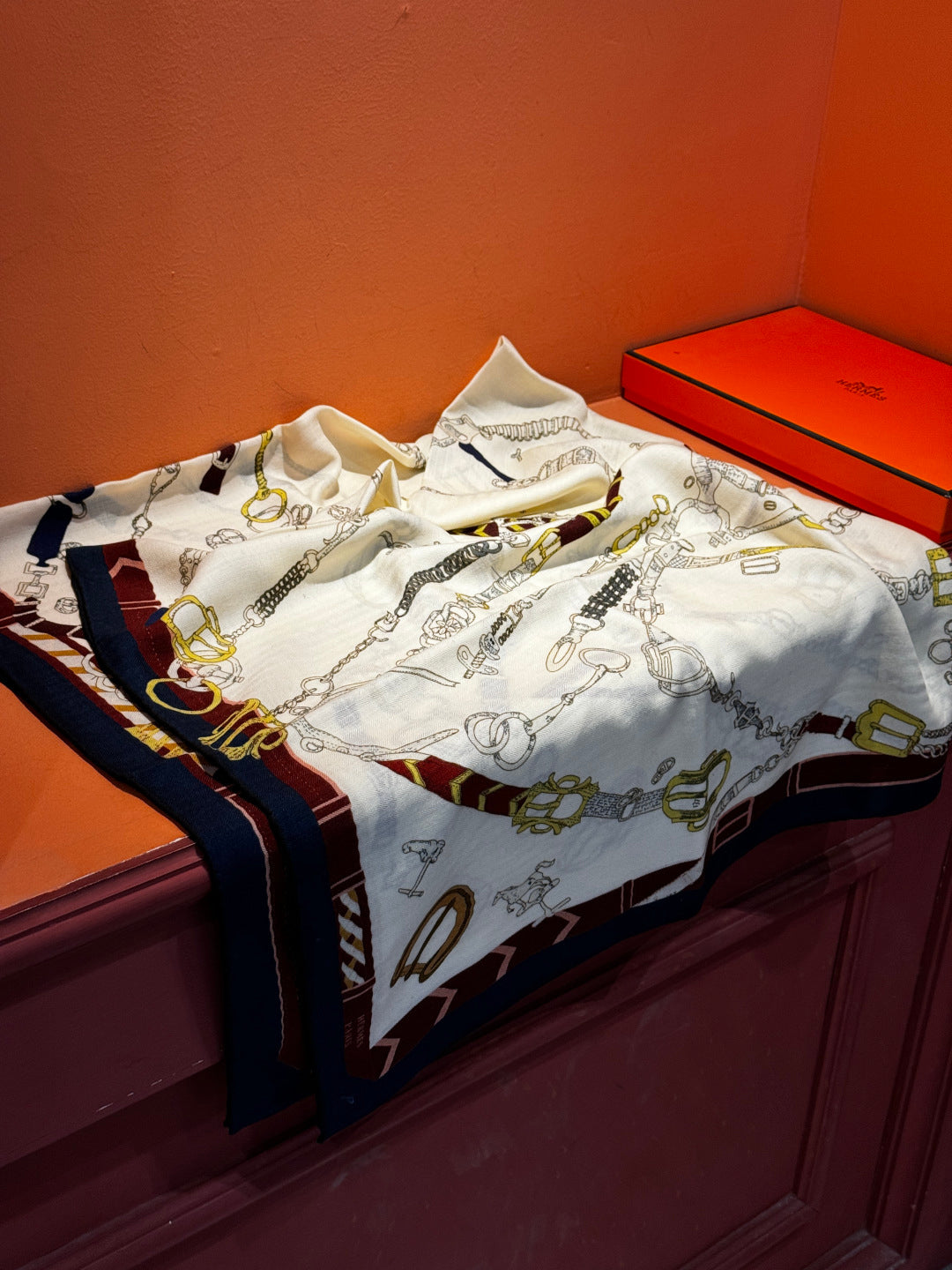 HM 25s Horse Reversible Scarf 140cm Beige Black Cashmere Silk 967393