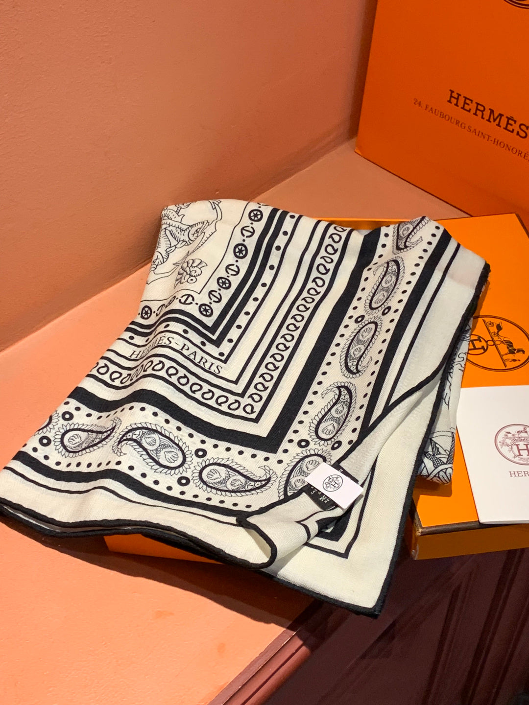 HM 25s Sailor Tattoo Scarf 140cm White Black Cashmere Silk 967419